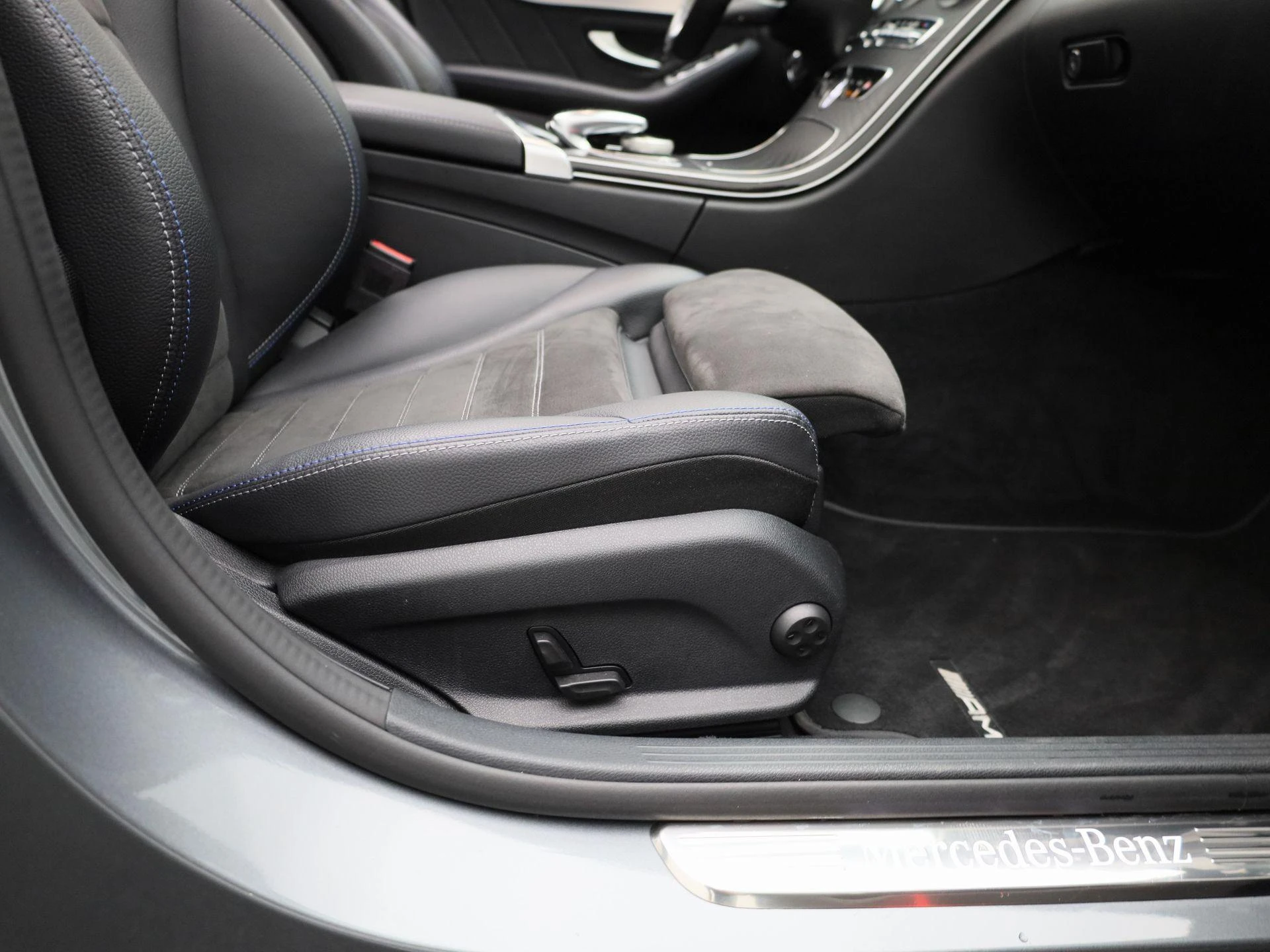 Mercedes-Benz-C-Klasse-image-33
