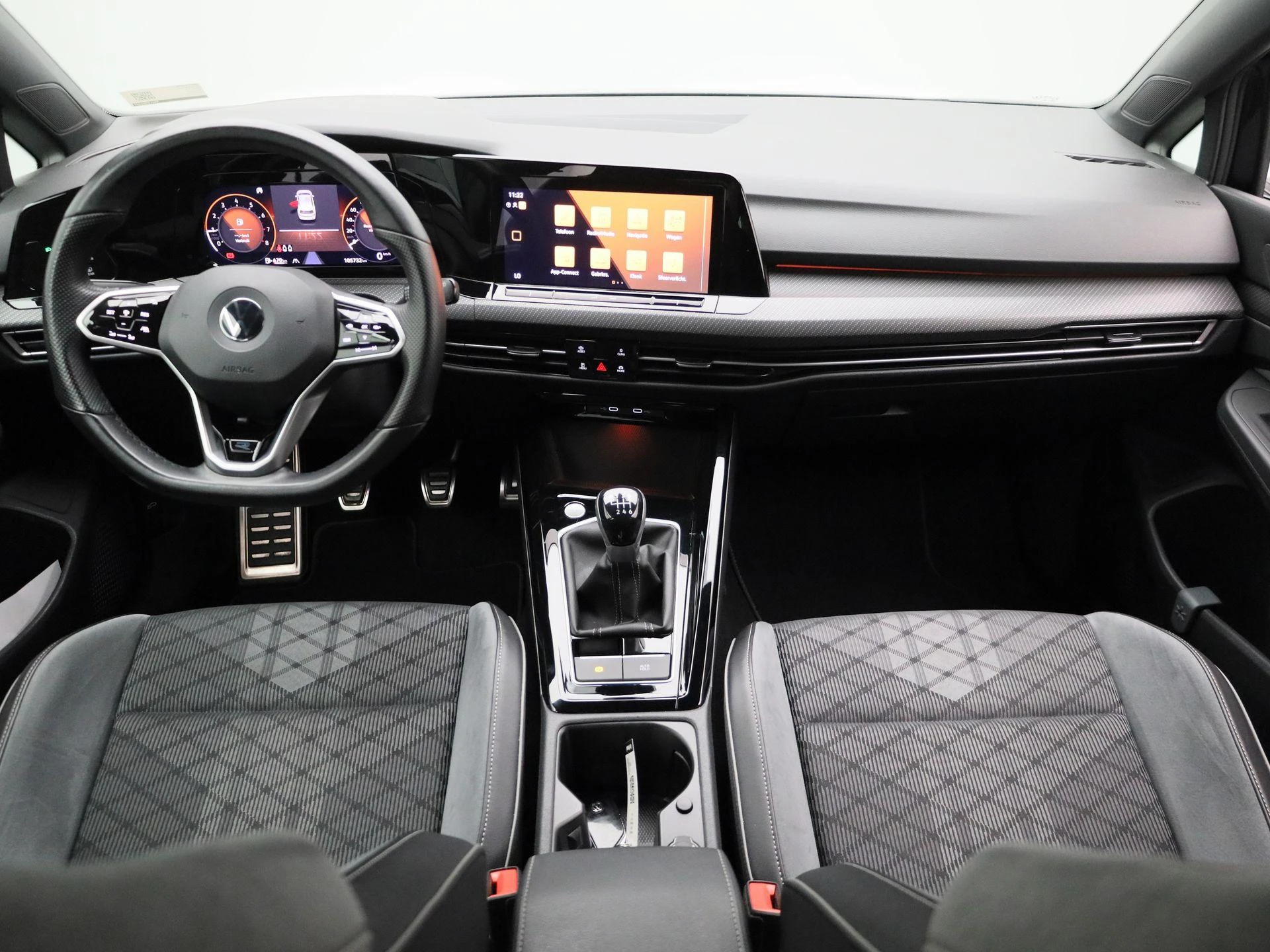Volkswagen-Golf-image-7