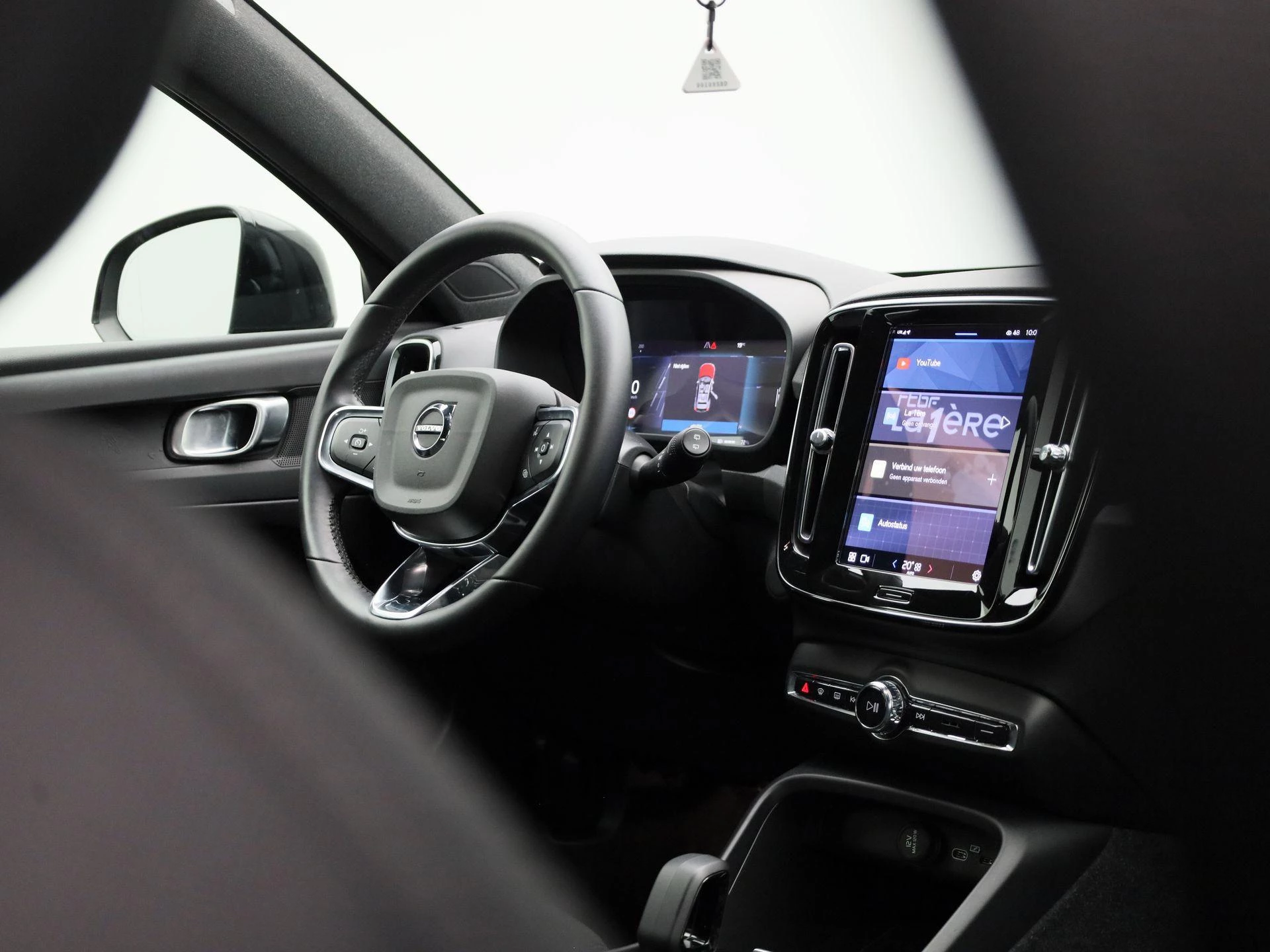 Volvo-XC40-image-34