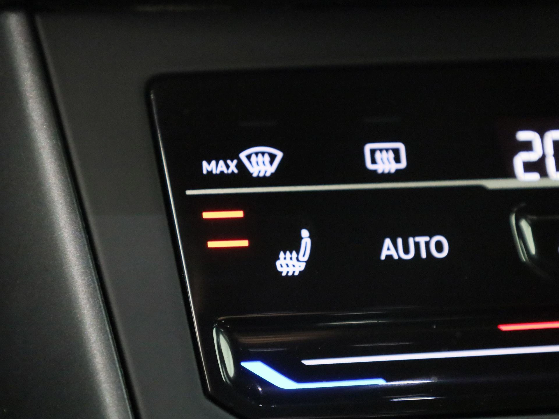 Volkswagen-Polo-image-25