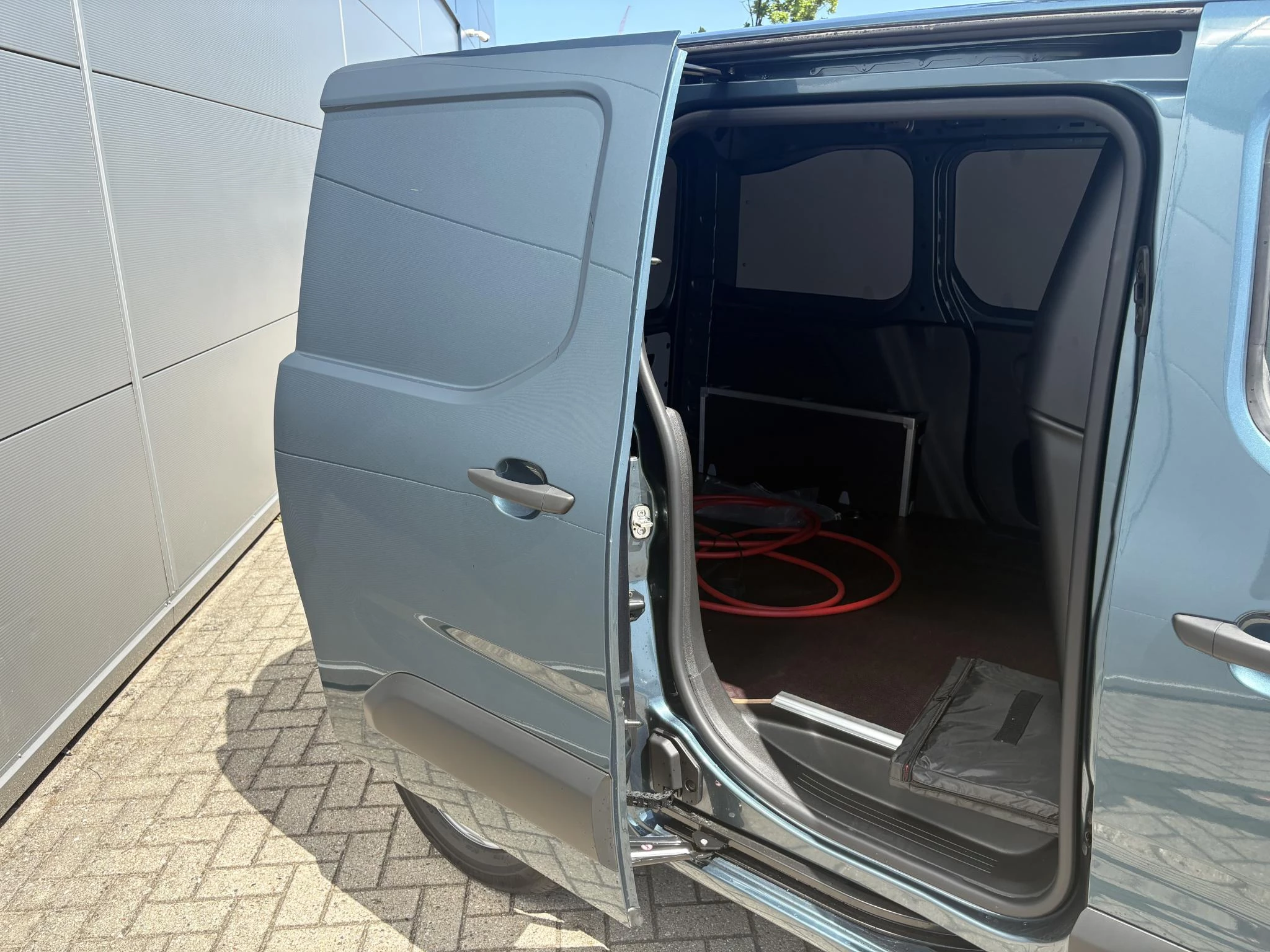 Peugeot-e-Partner-image-14