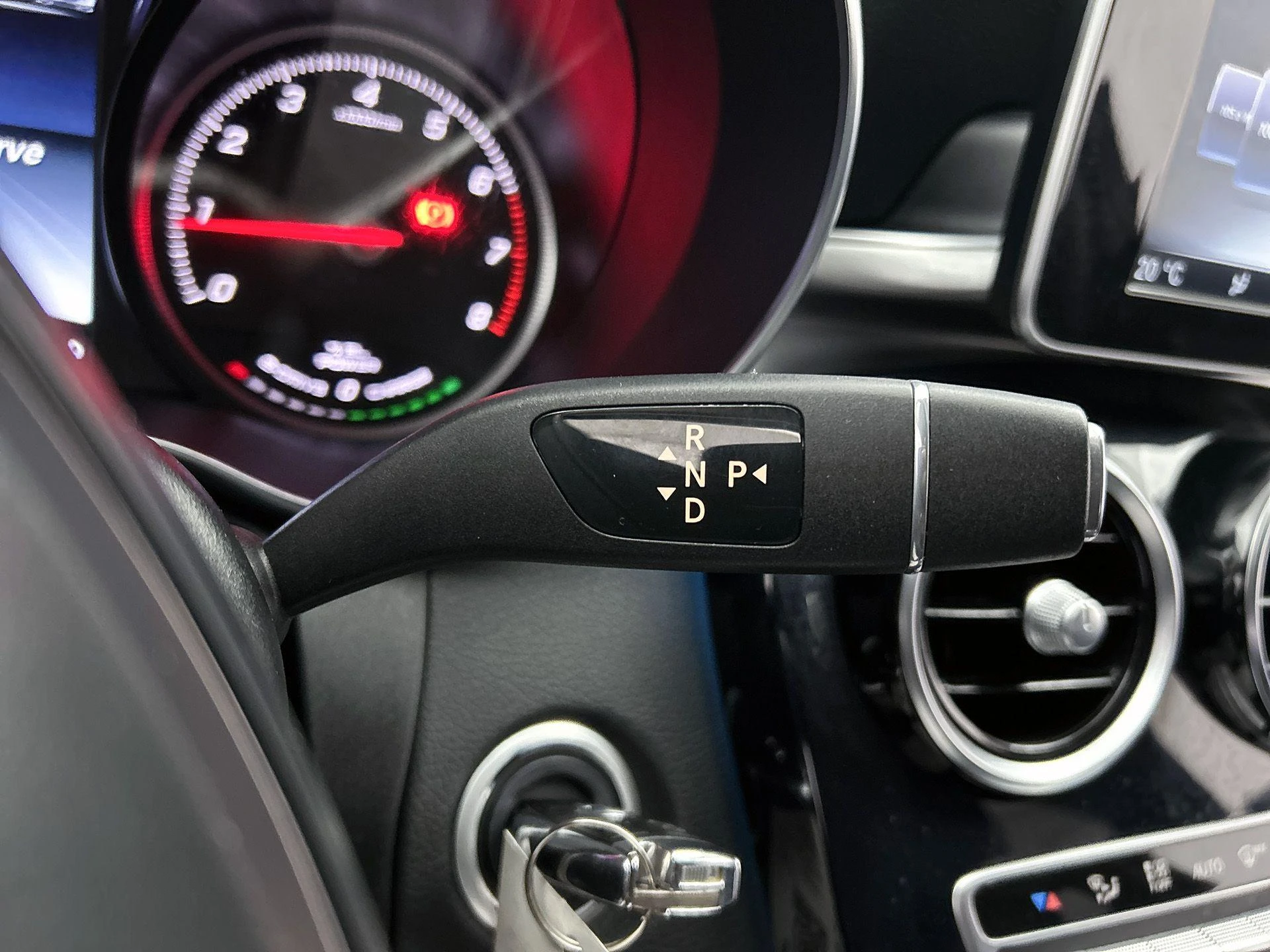 Mercedes-Benz-C-Klasse-image-9