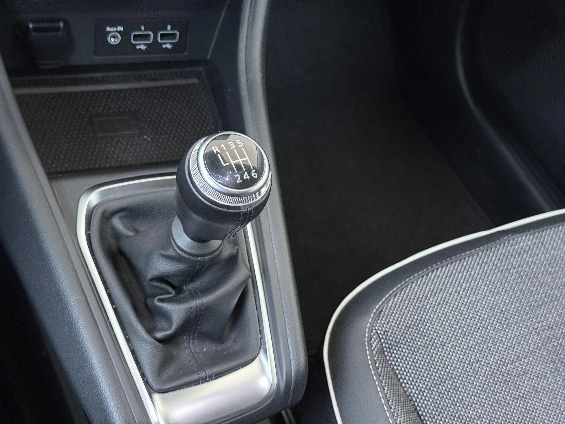 Renault-Captur-image-14