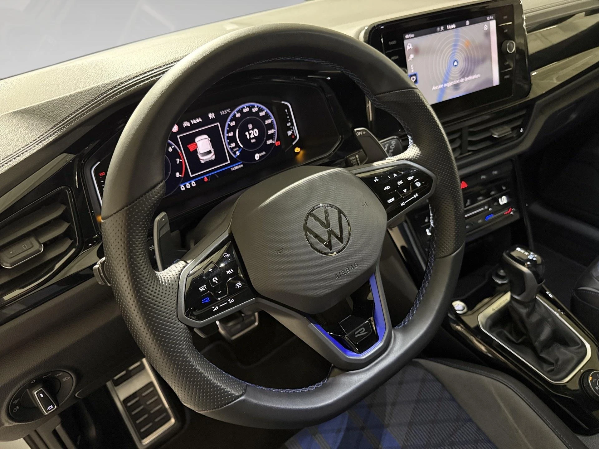 Volkswagen-T-Roc-image-7