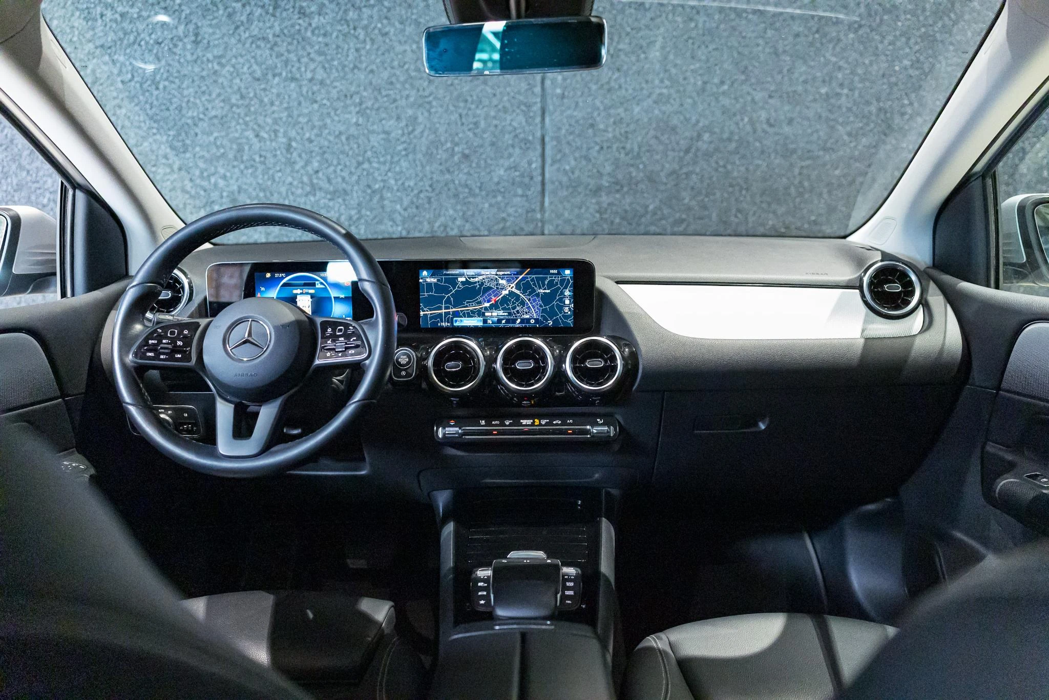 Mercedes-Benz-B-Klasse-image-12