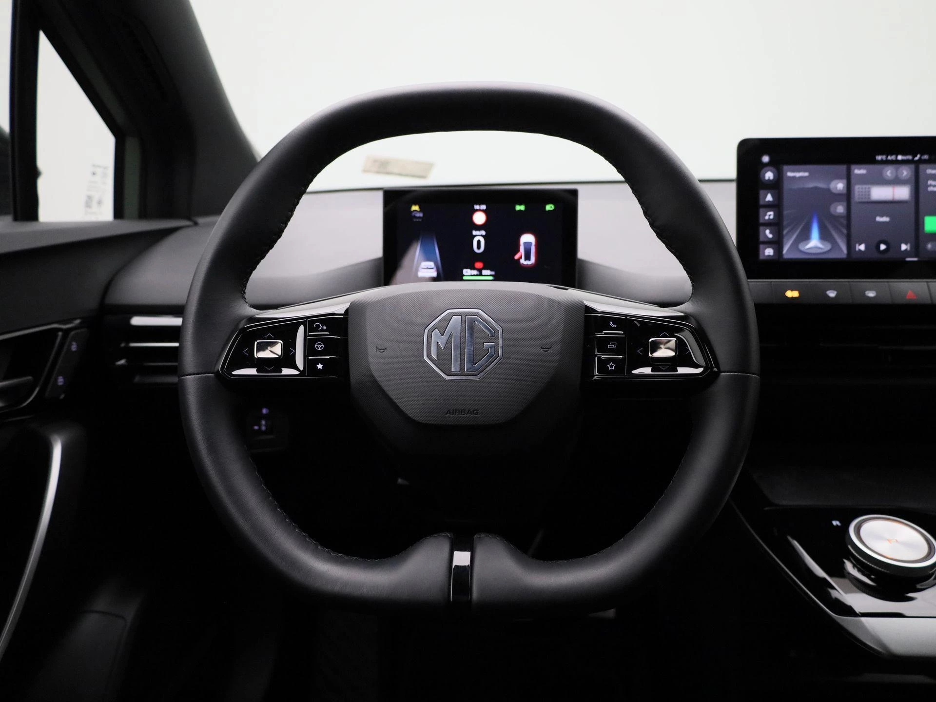MG MG4 64 kWh Xpower