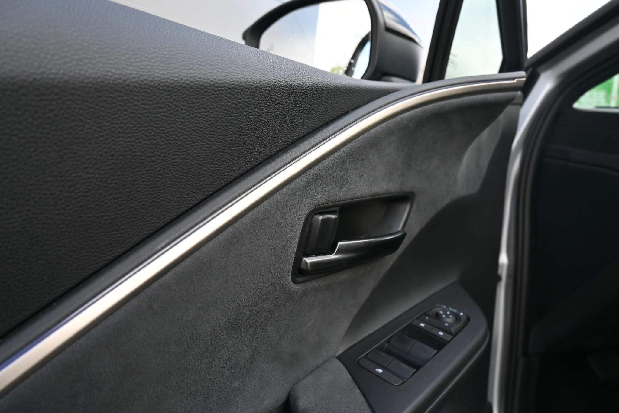 Toyota-C-HR-image-17