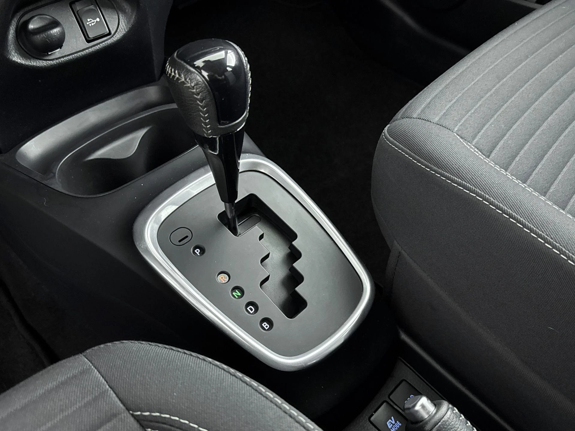 Toyota-Yaris-image-22