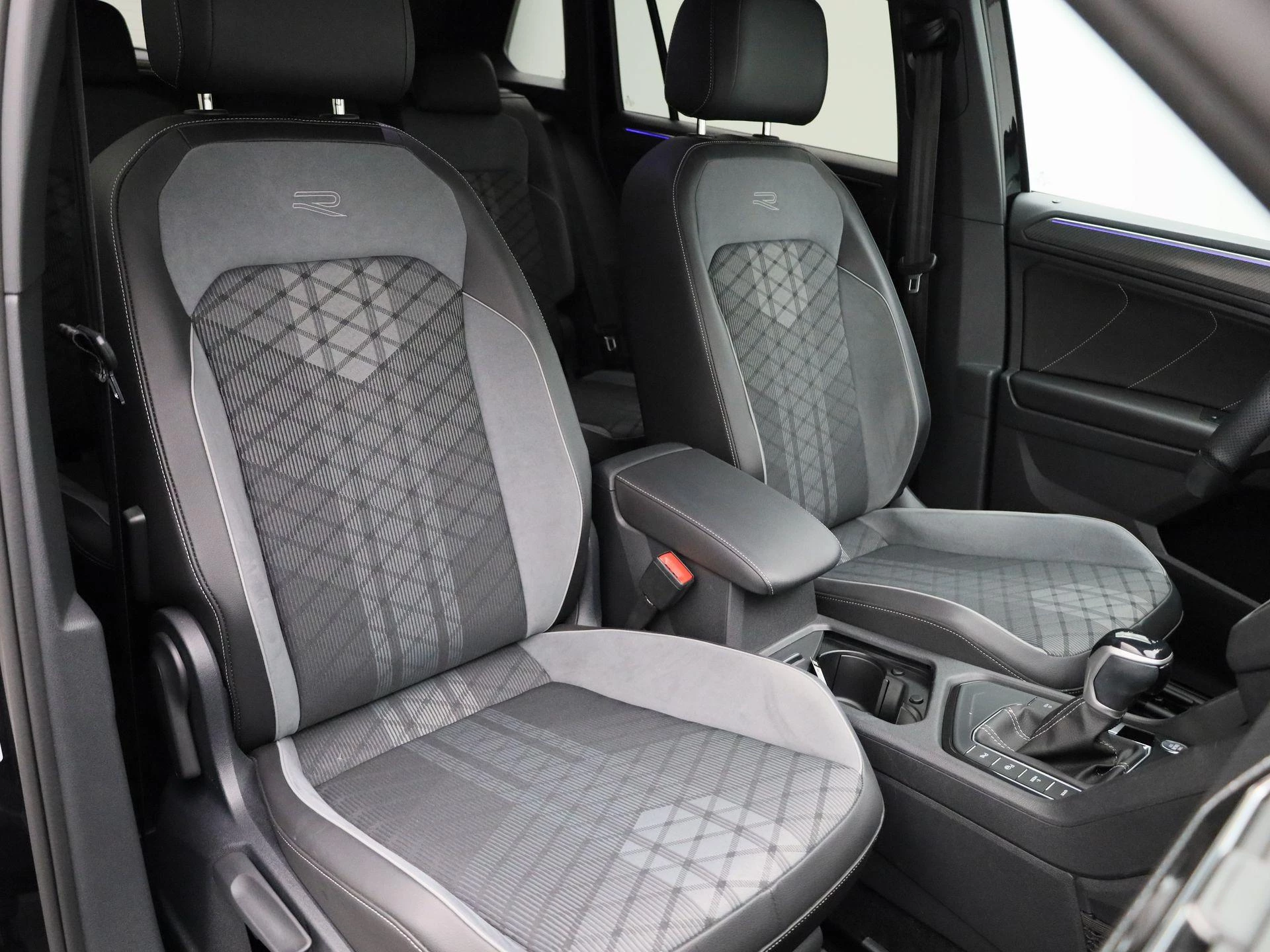 Volkswagen-Tiguan-image-47