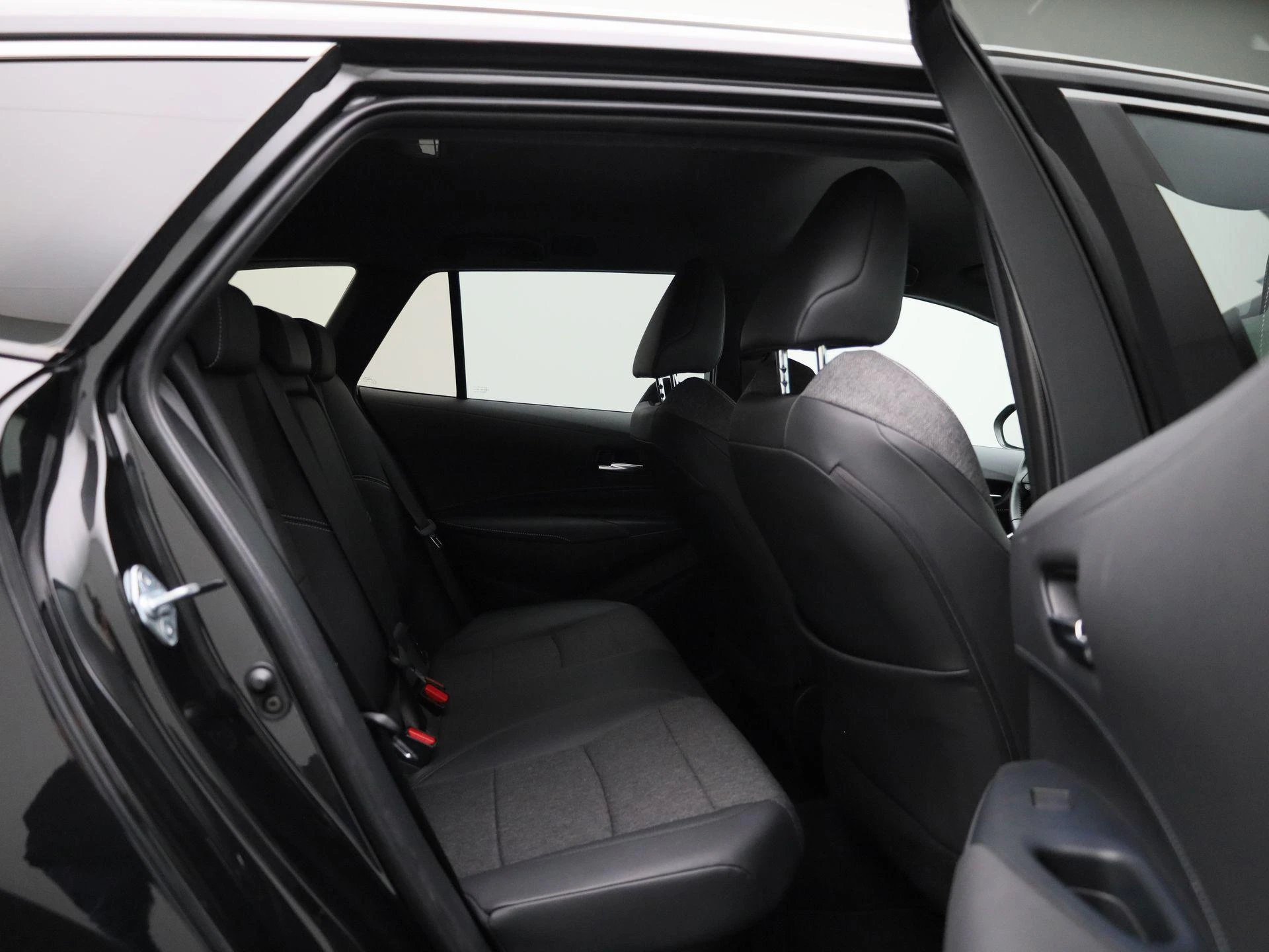Toyota Corolla Touring Sports 1.8 Hybrid Business Plus
