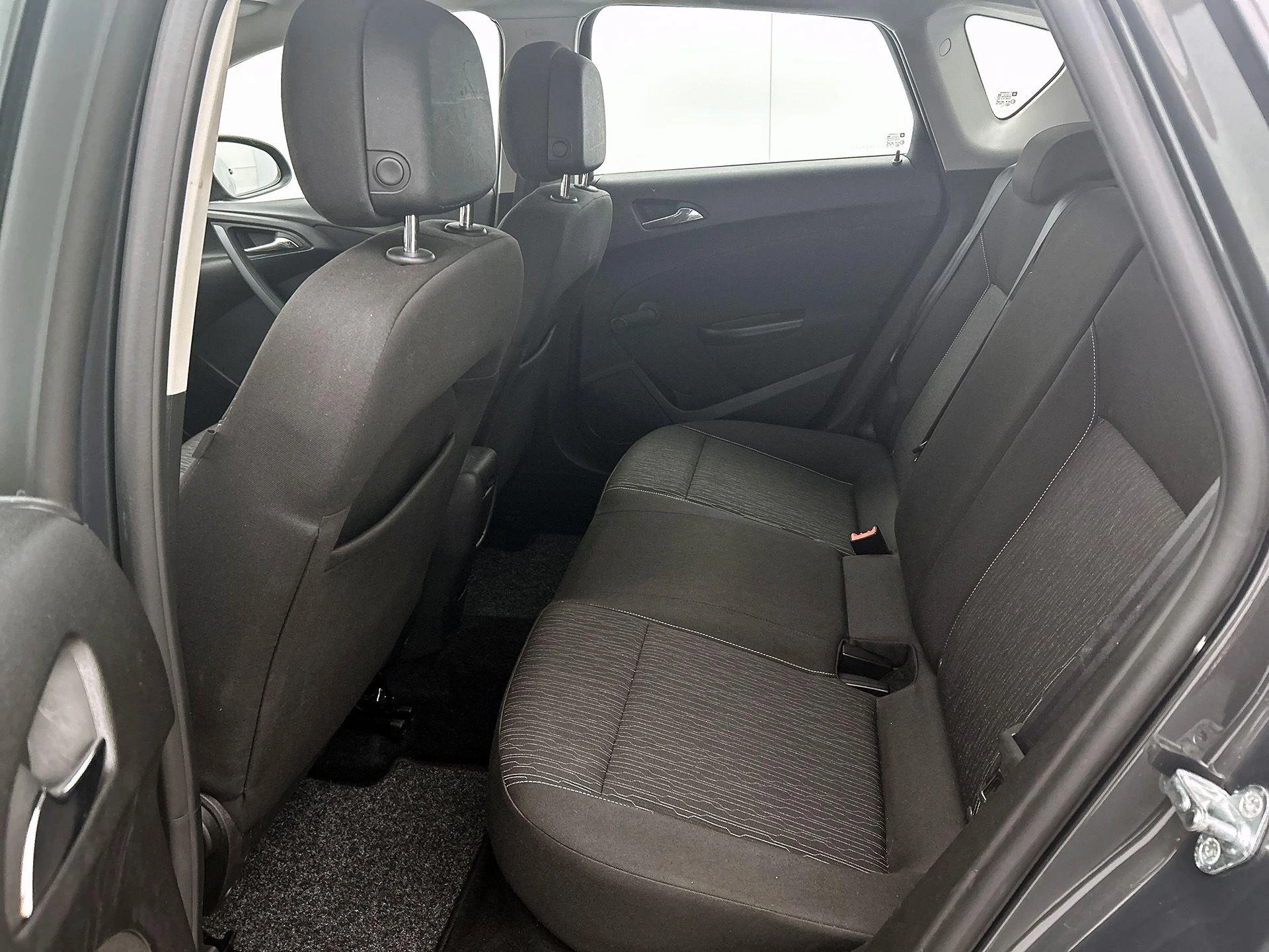 Opel-Astra-image-25