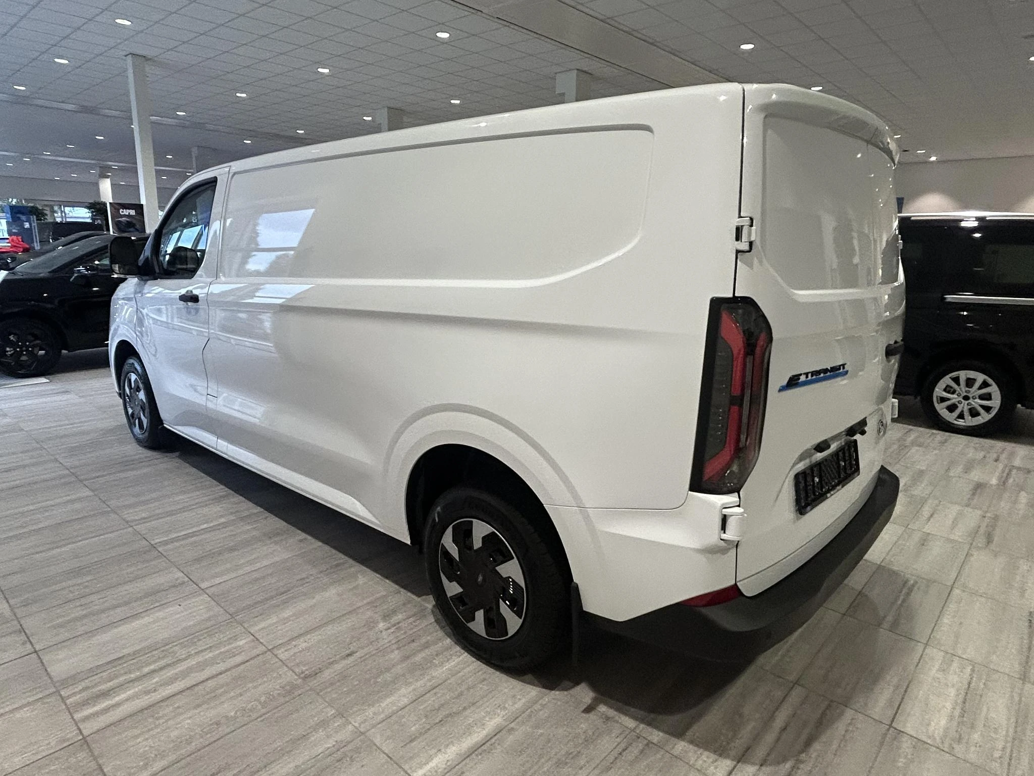 Ford-E-Transit Custom-image-1