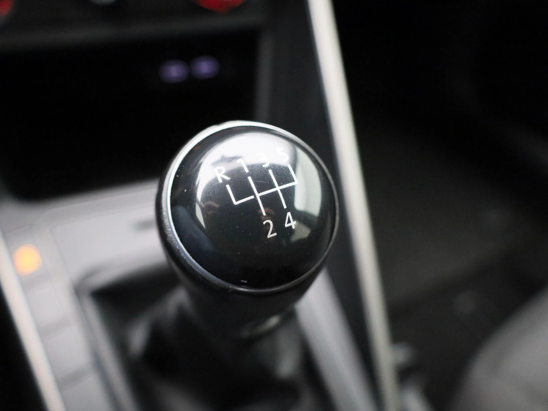 Volkswagen-Polo-image-23