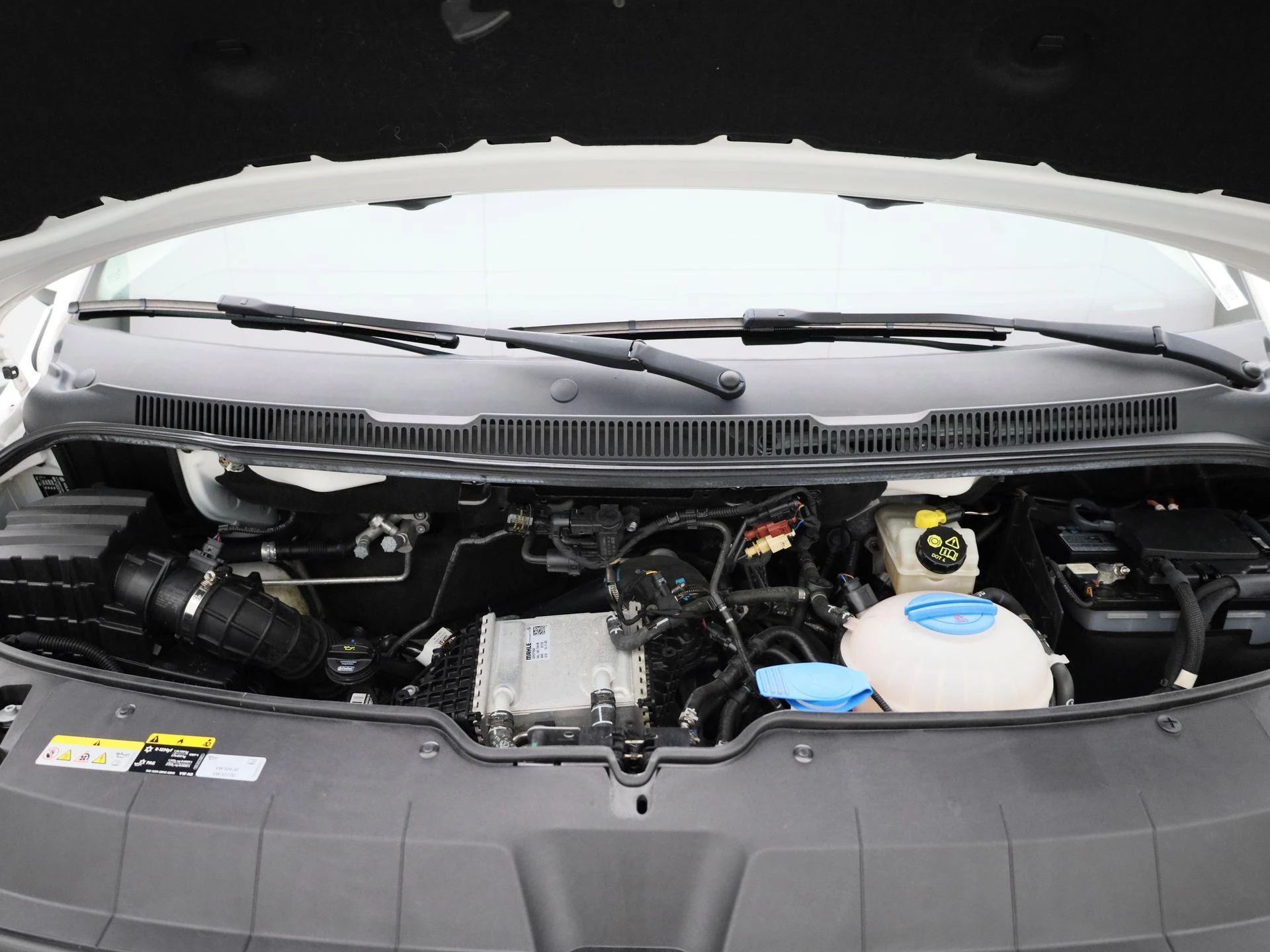 Volkswagen-Transporter-image-35