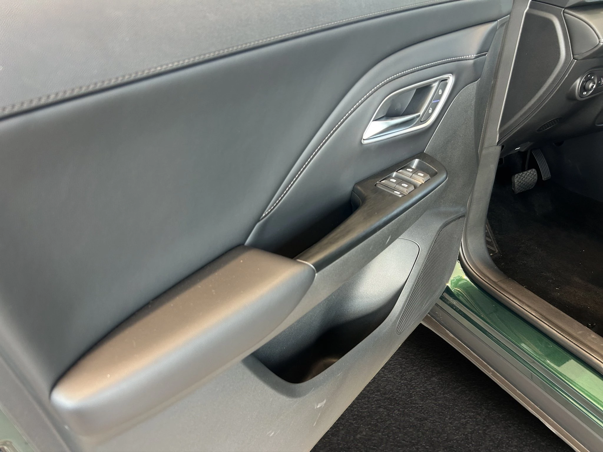 MG ZS Luxury 1.5 Hybrid+ Autom LED ACC GJR RFK SHZ