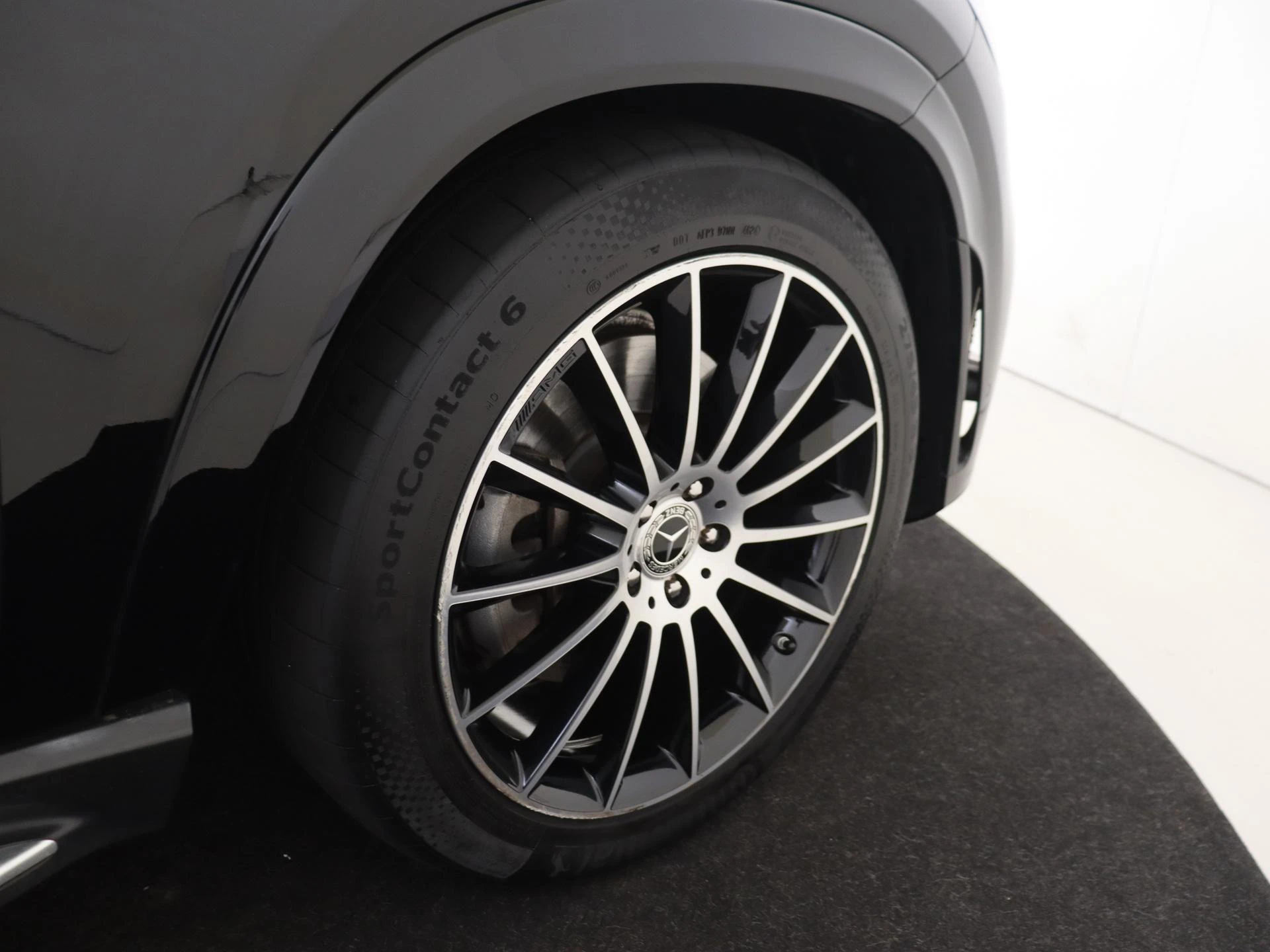 Mercedes-Benz-GLE-image-32