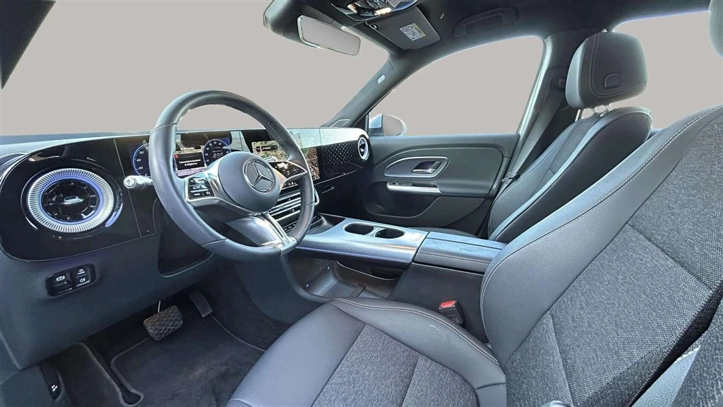 Mercedes-Benz-GLB-image-9
