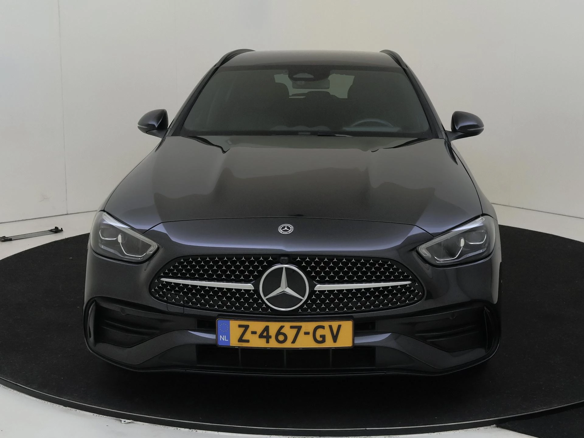Mercedes-Benz-C-Klasse-image-8