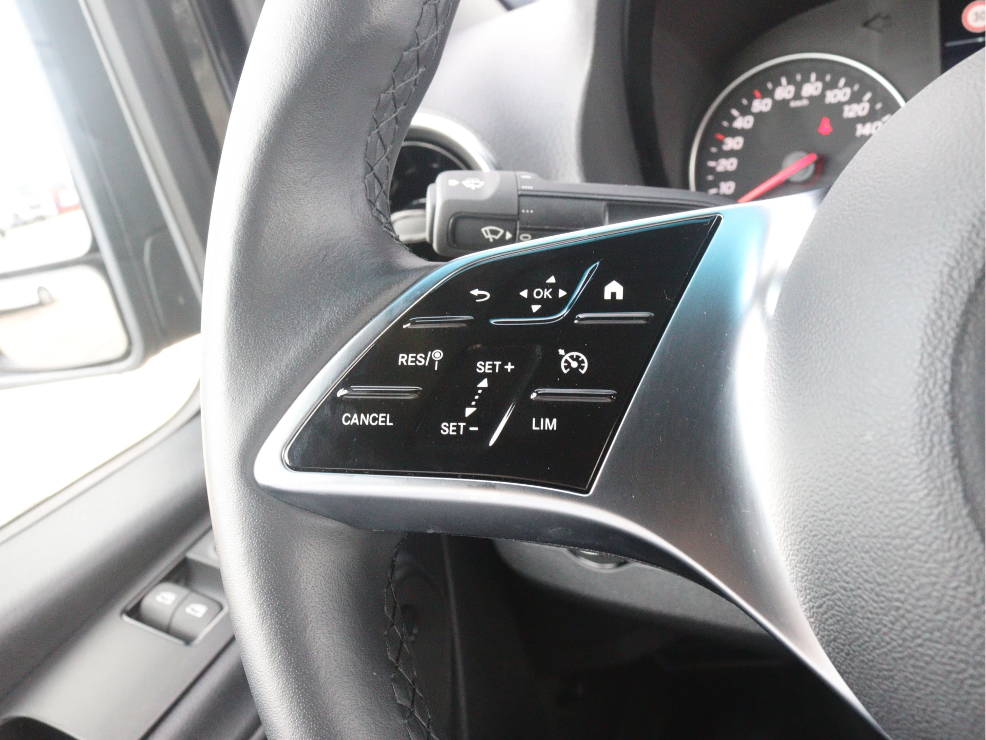 Mercedes-Benz-Sprinter-image-6