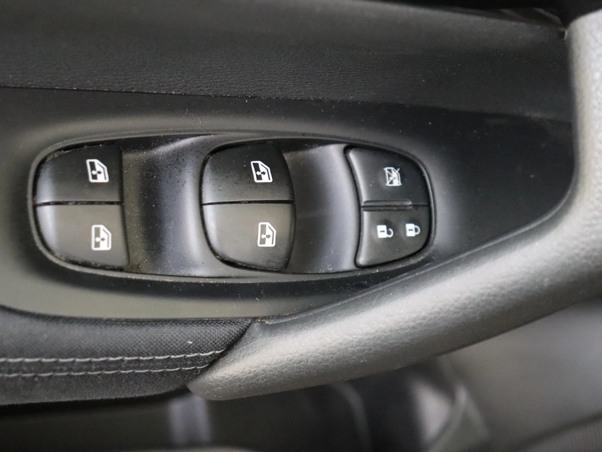 Nissan-QASHQAI-image-22