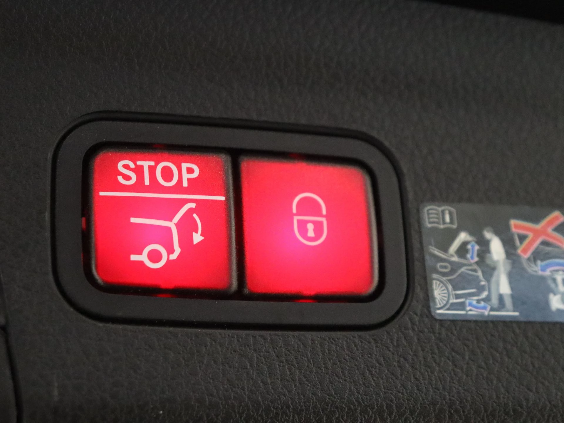 Mercedes-Benz-GLE-image-35