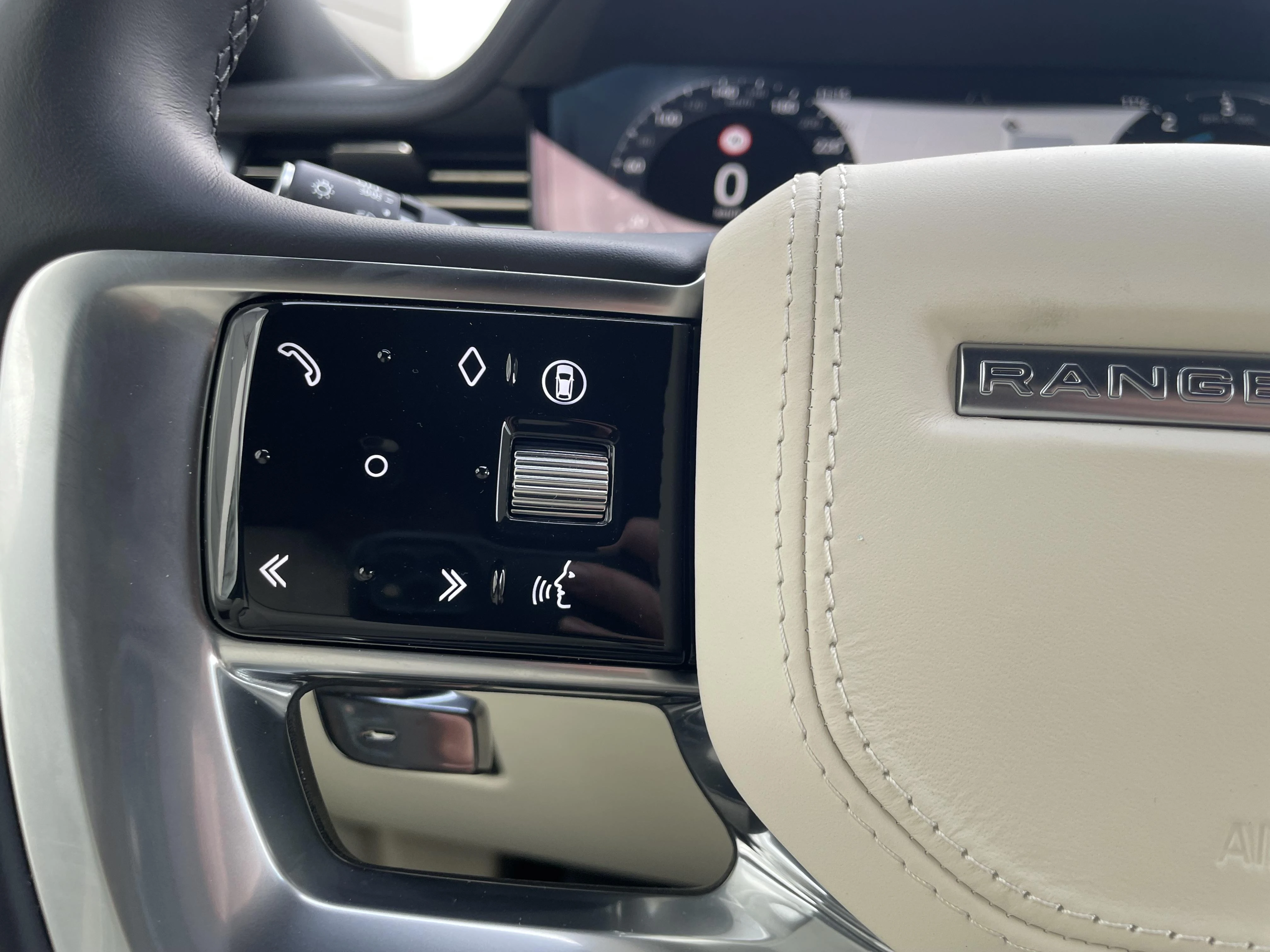 Land Rover-Range Rover-image-13