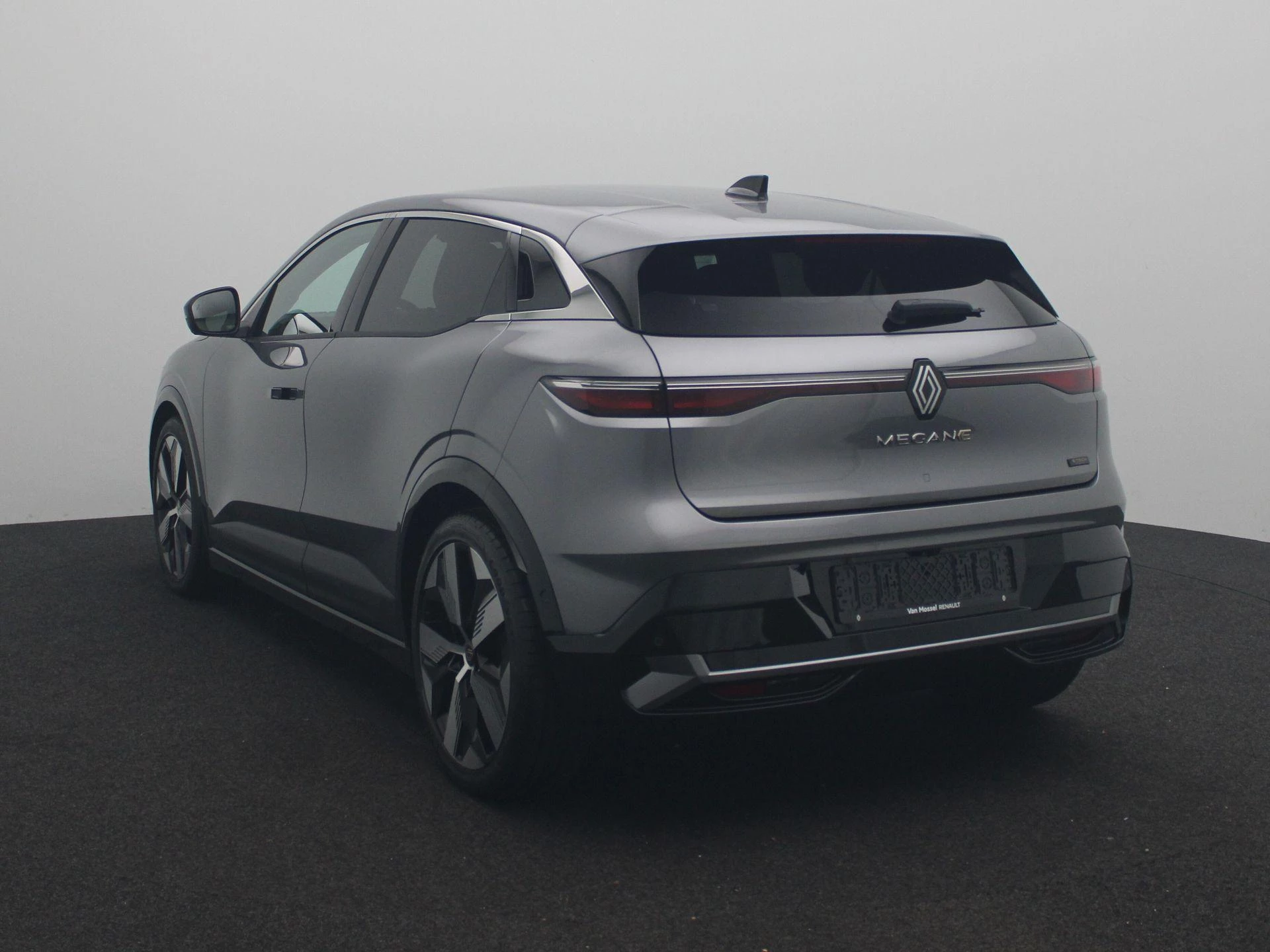 Renault-Megane E-Tech-image-1