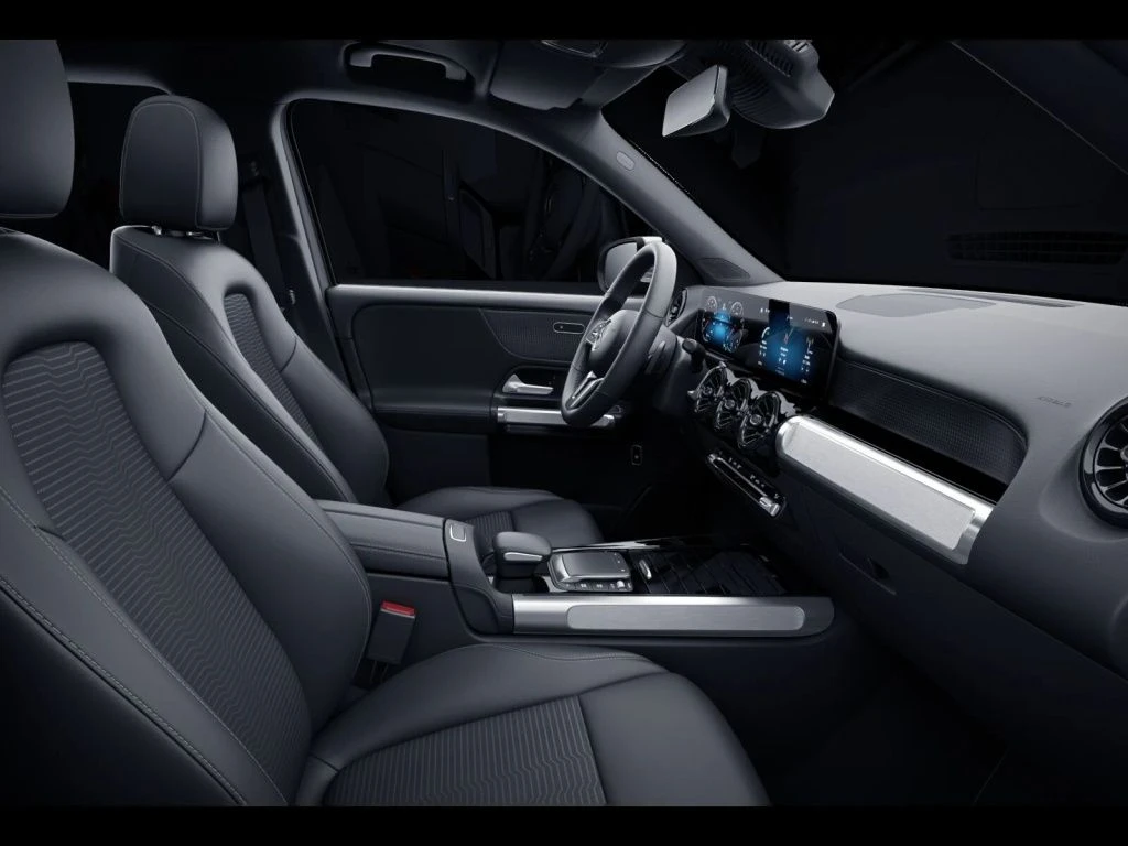 Mercedes-Benz-GLB 200-image-10