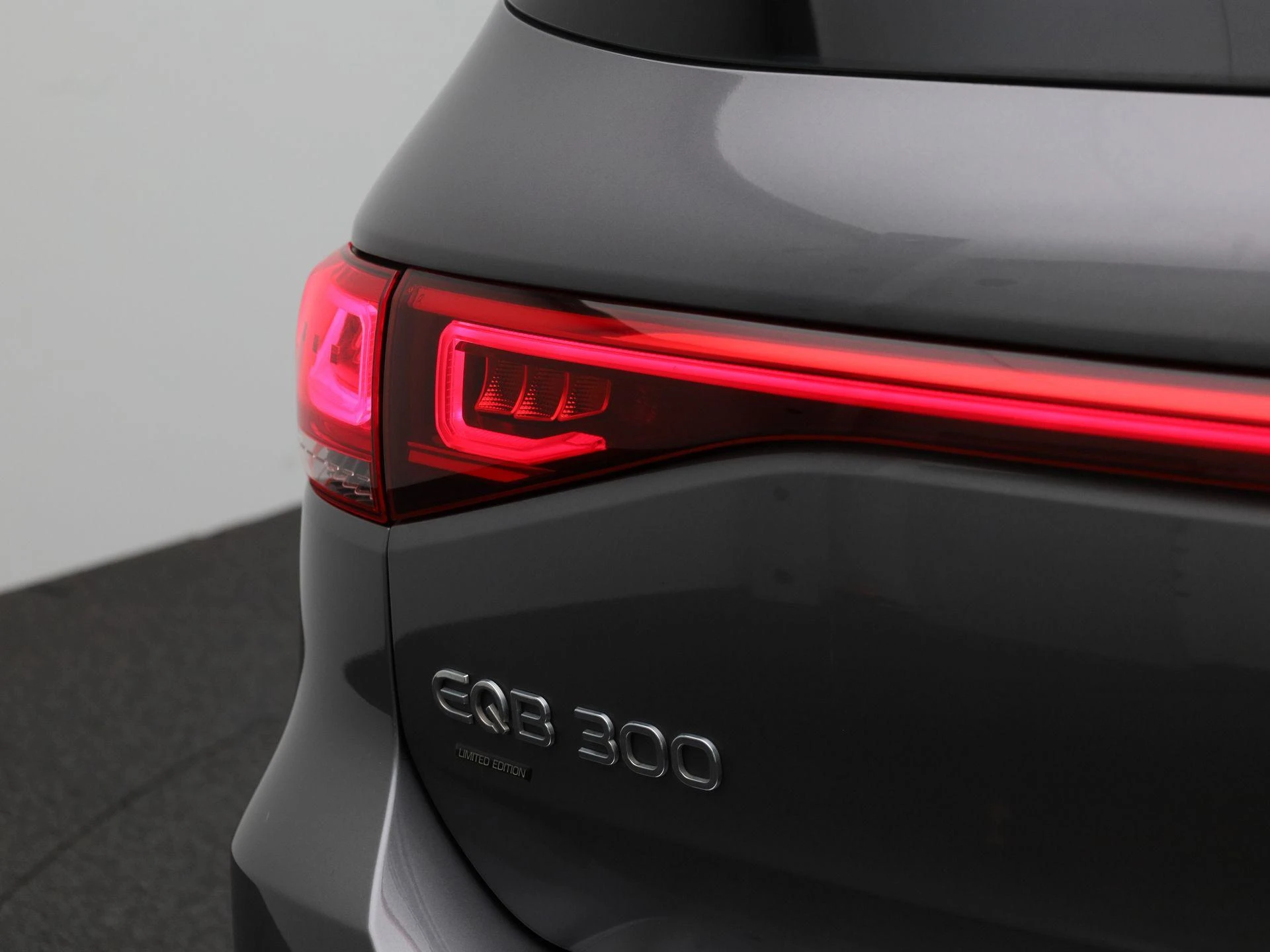 Mercedes-Benz-EQB-image-42
