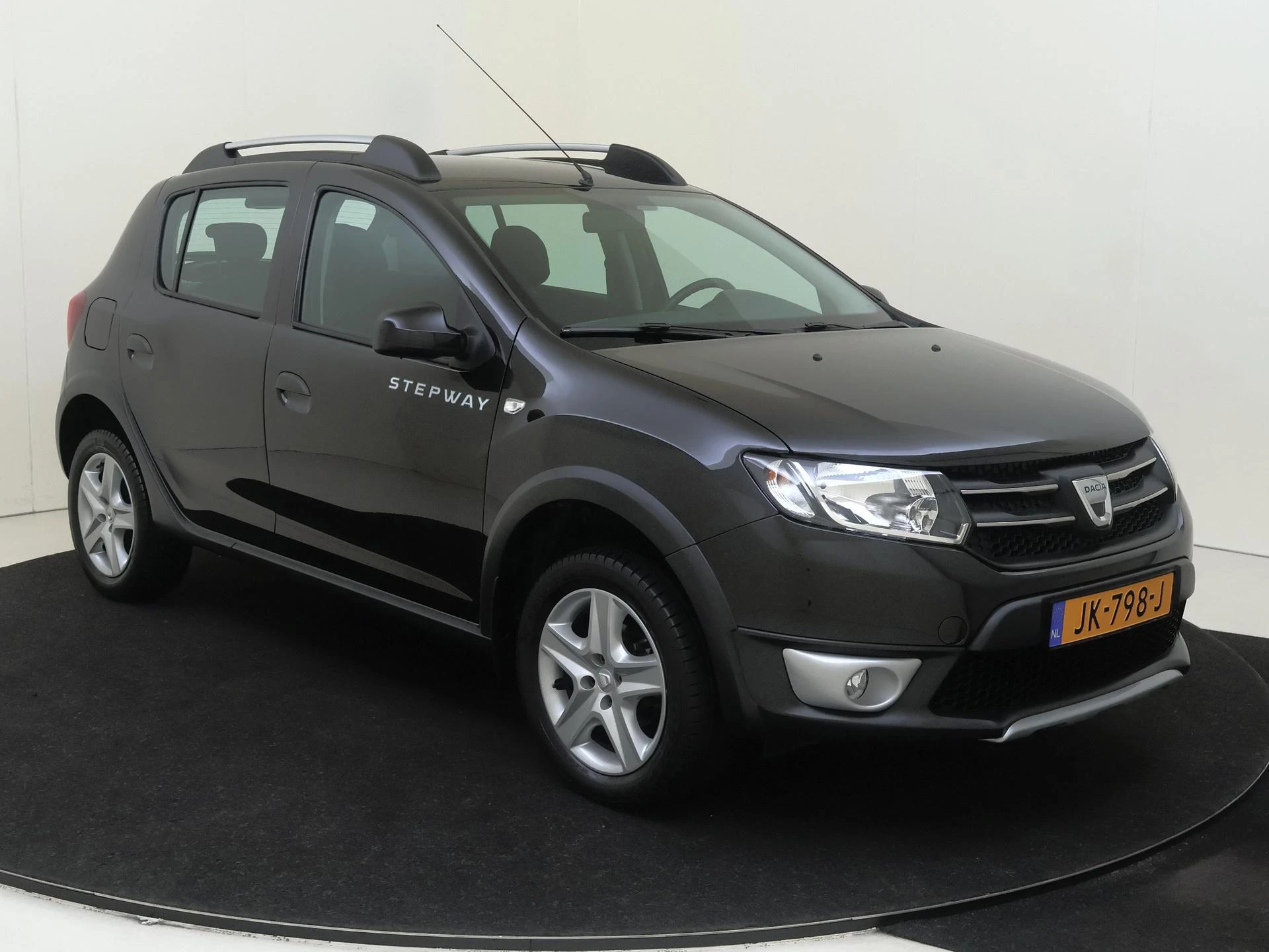 Dacia-Sandero Stepway-image-1