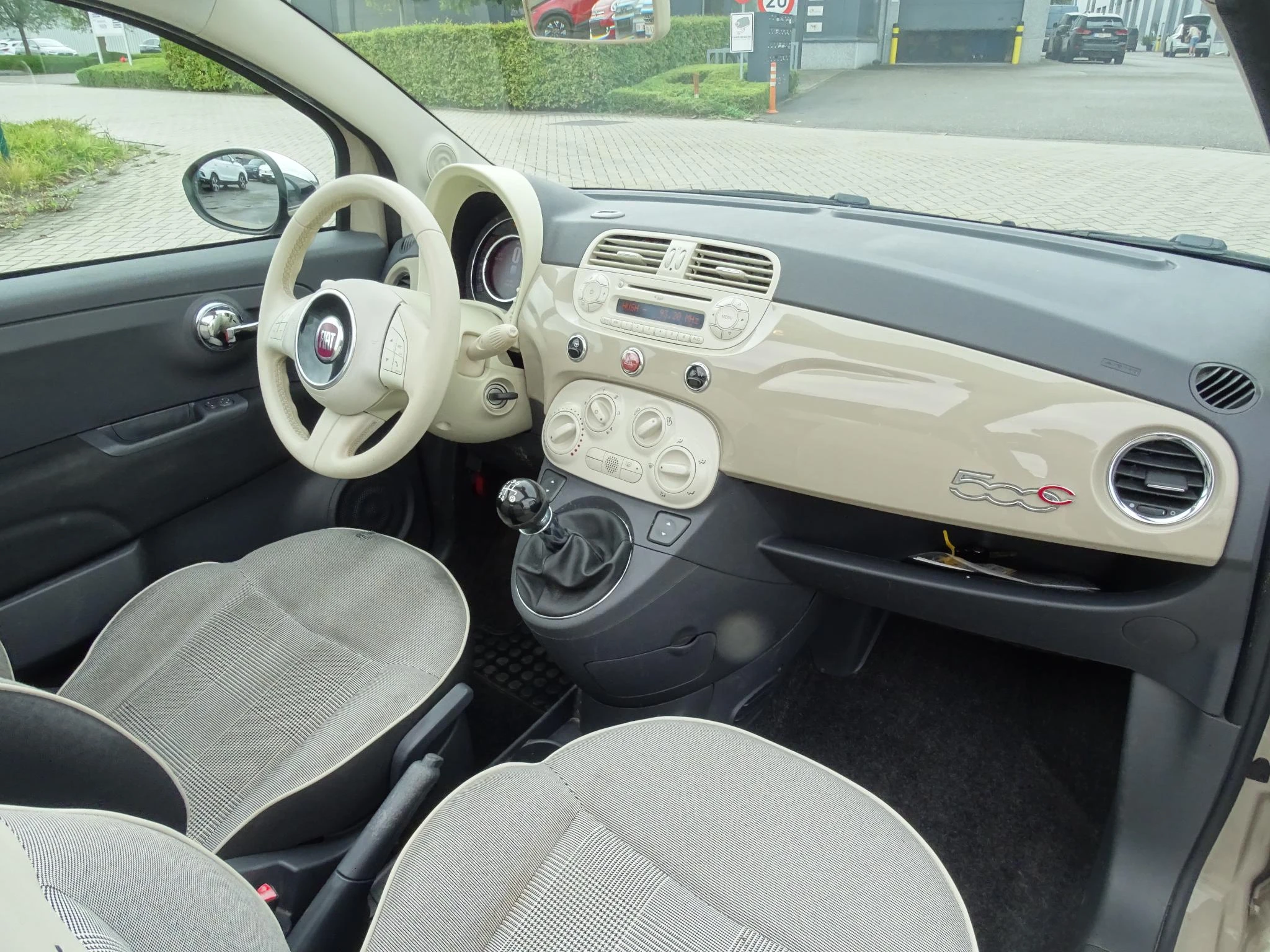 Fiat-500C-image-11