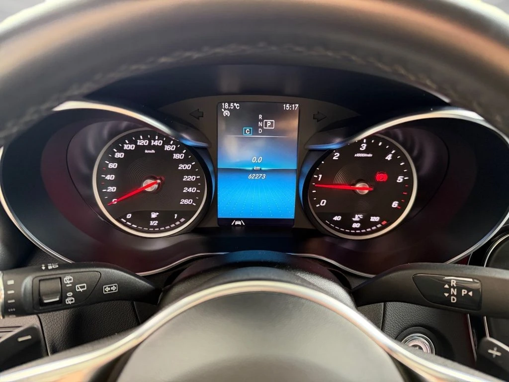 Mercedes-Benz-GLC 220 d-image-5