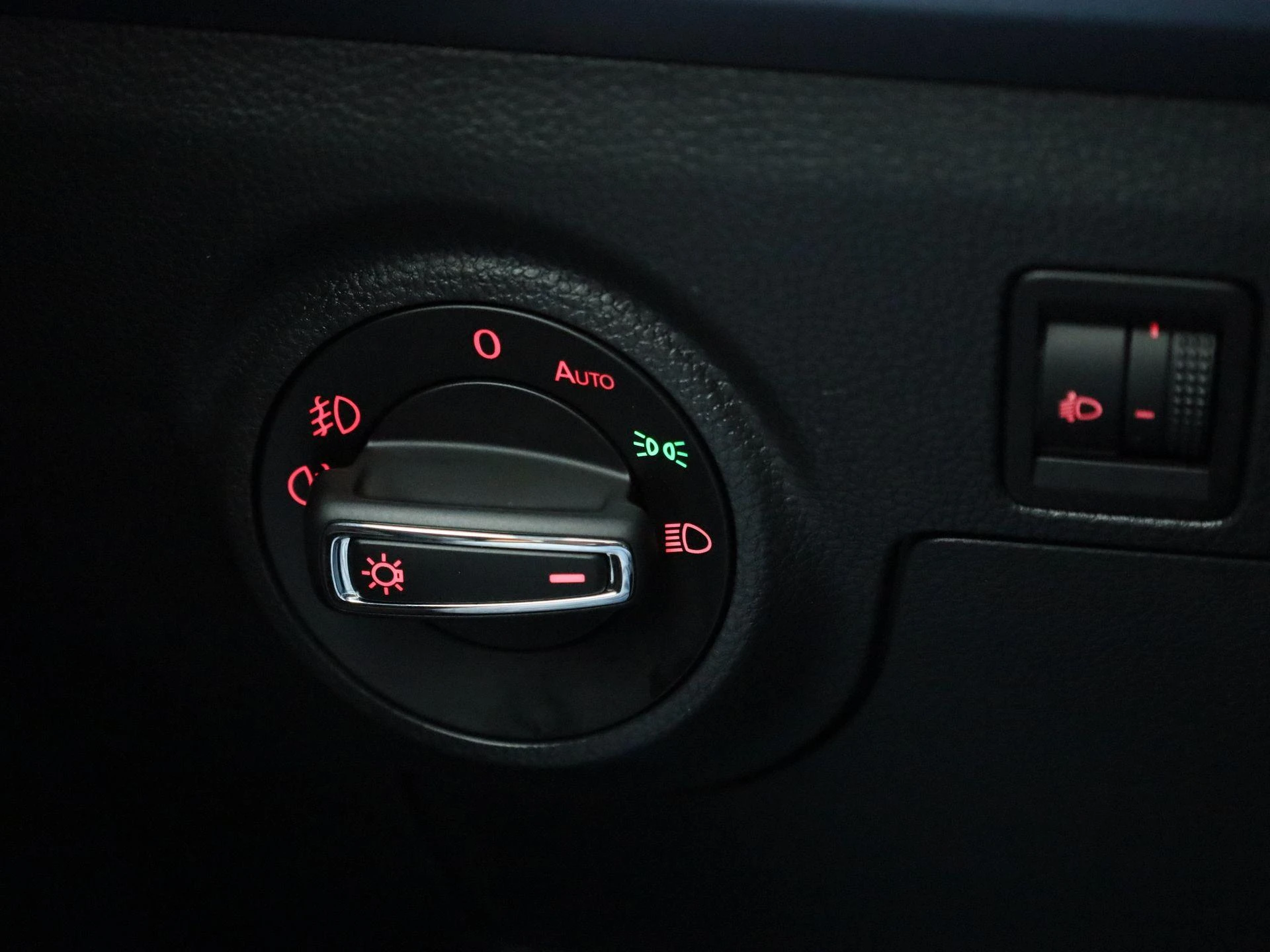 SEAT-Arona-image-25