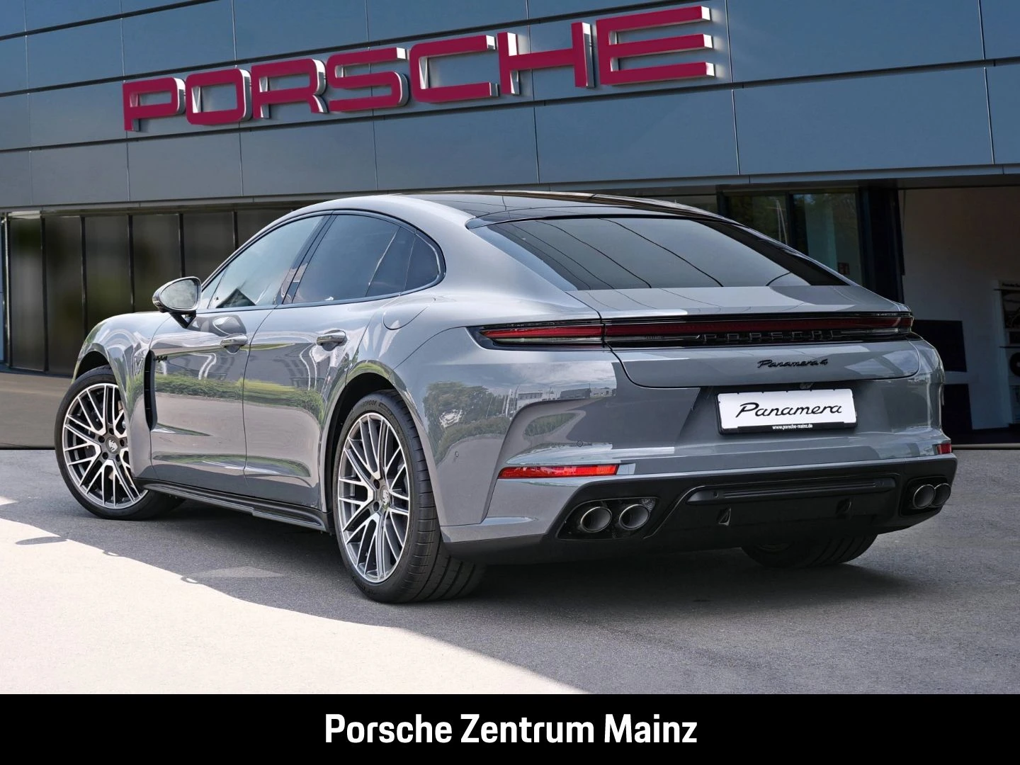 Porsche-Panamera-image-5