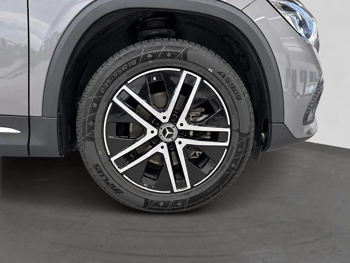 Mercedes-Benz-GLA-image-5