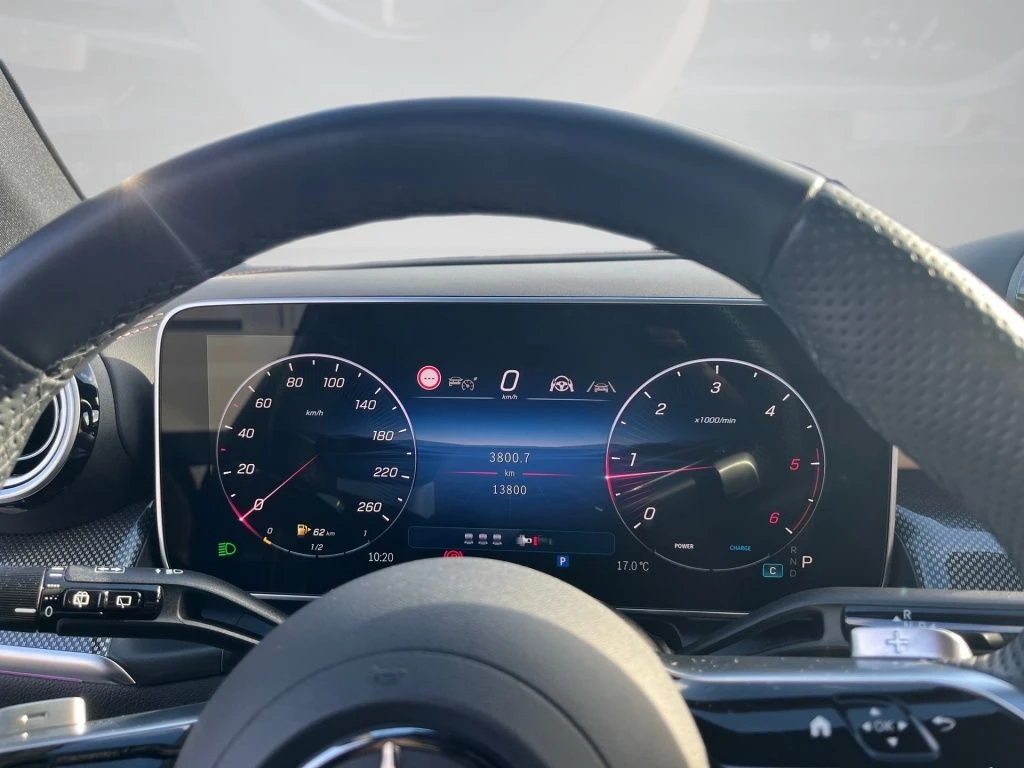 Mercedes-Benz-GLC 300 d-image-6