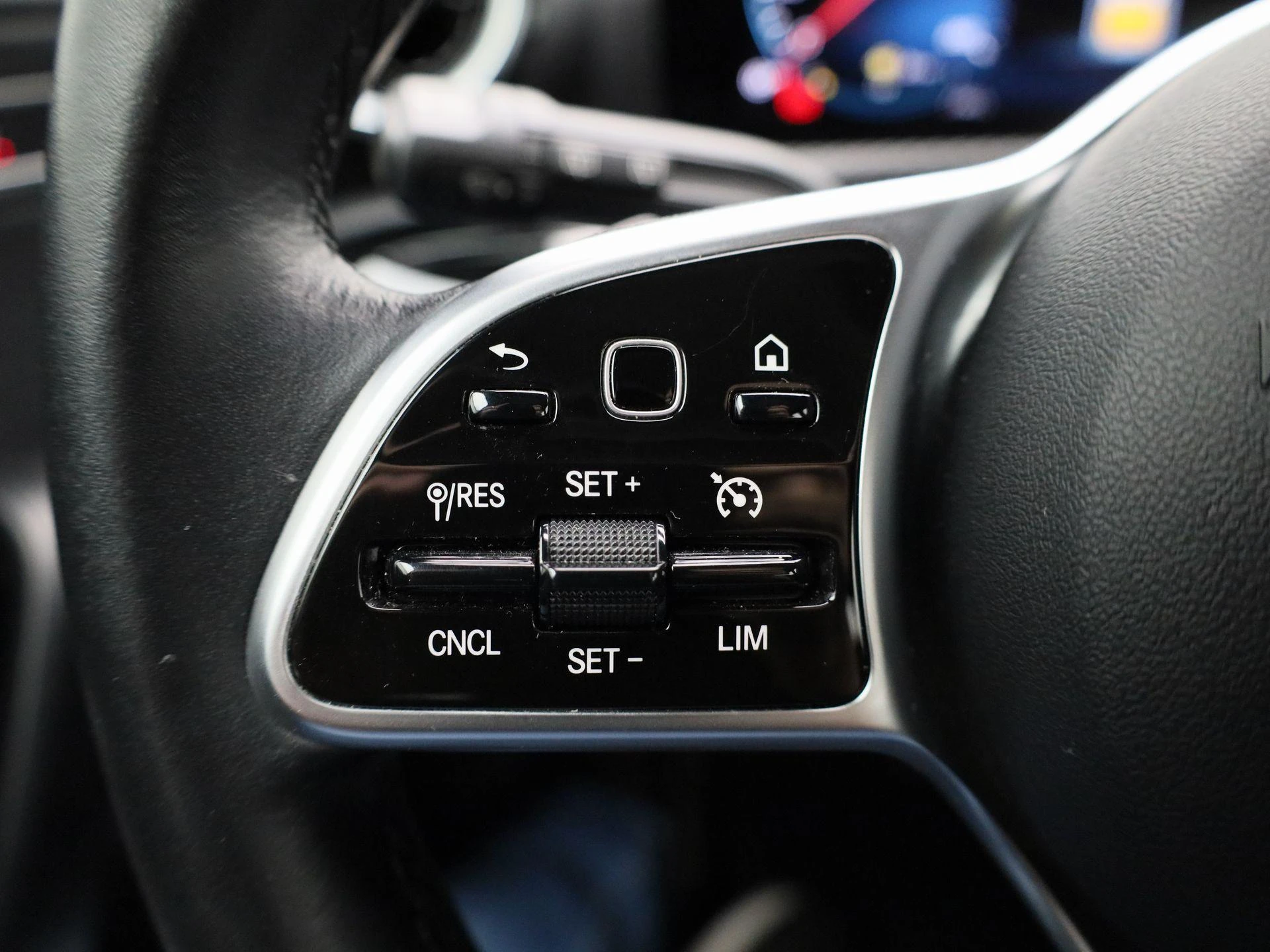 Mercedes-Benz-A-Klasse-image-17