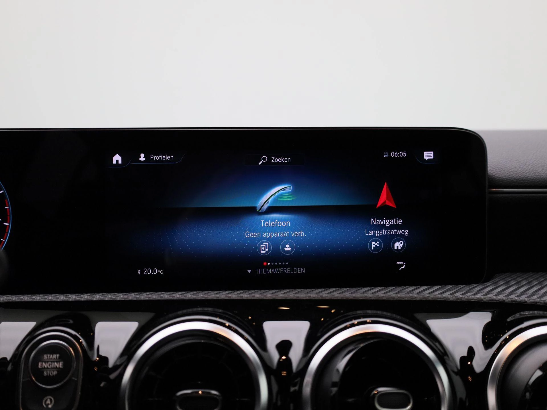 Mercedes-Benz-CLA-image-25