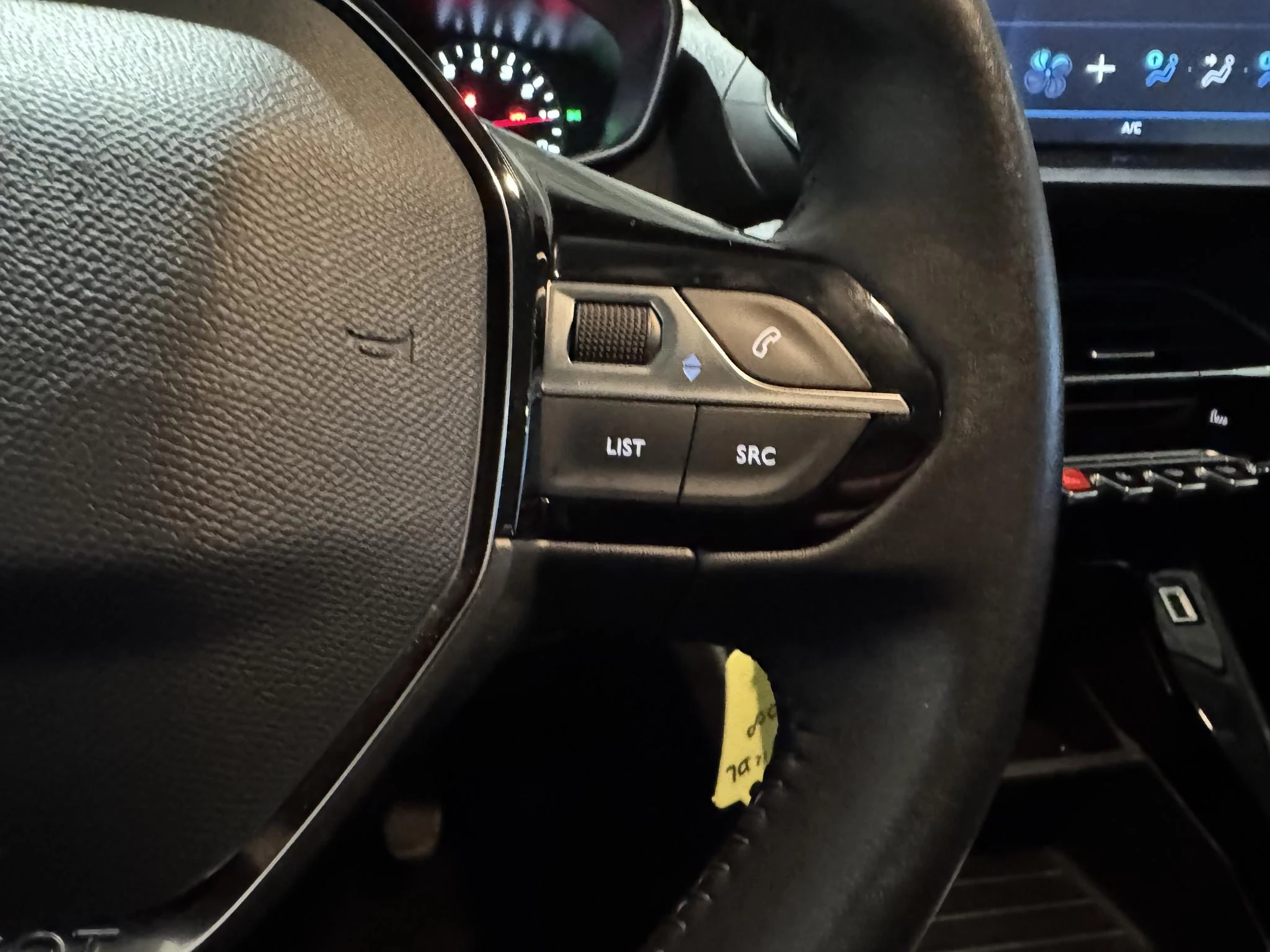 Peugeot-208-image-13