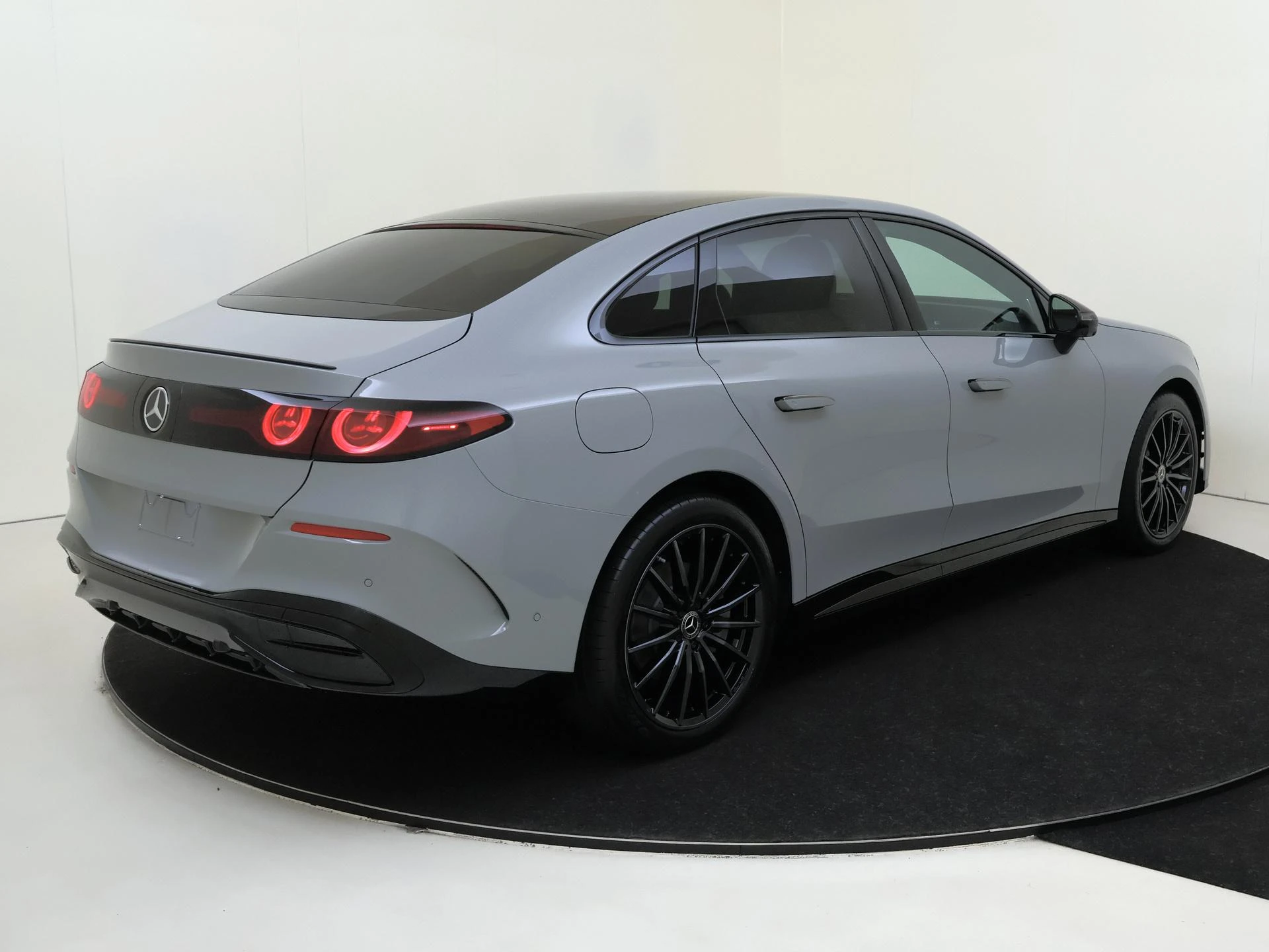 Mercedes-Benz-C-Klasse-image-3