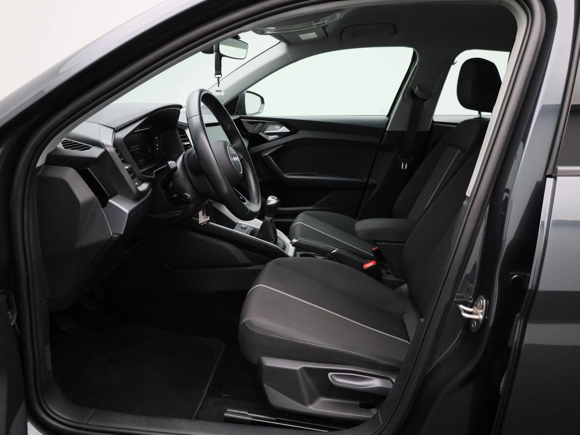 Audi-A1 Sportback-image-8