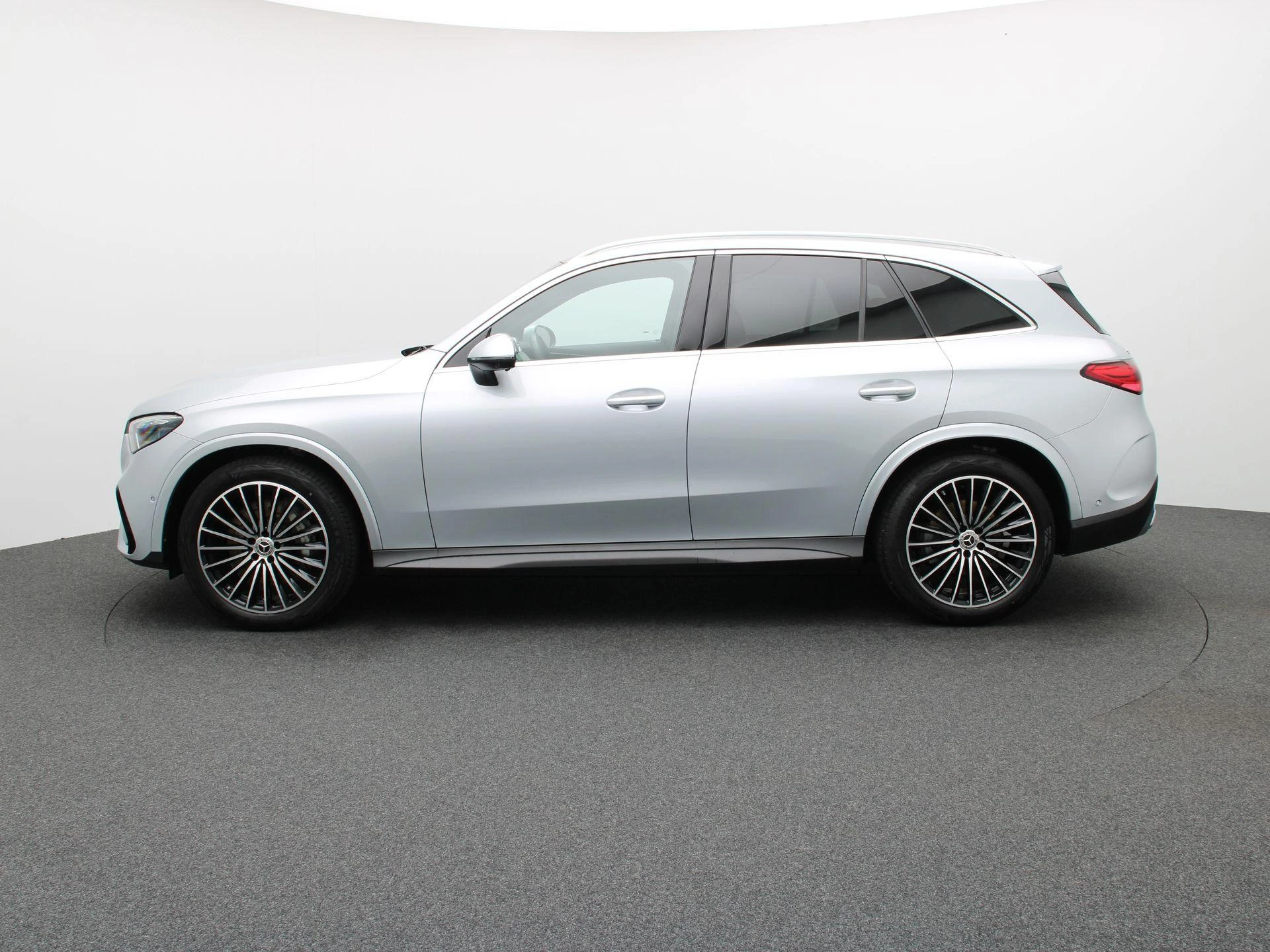 Mercedes-Benz-GLC-image-3