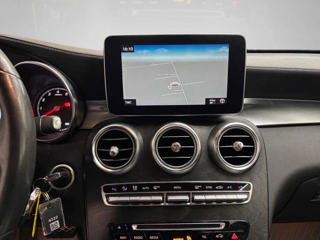 Mercedes-Benz-GLC 250-image-6