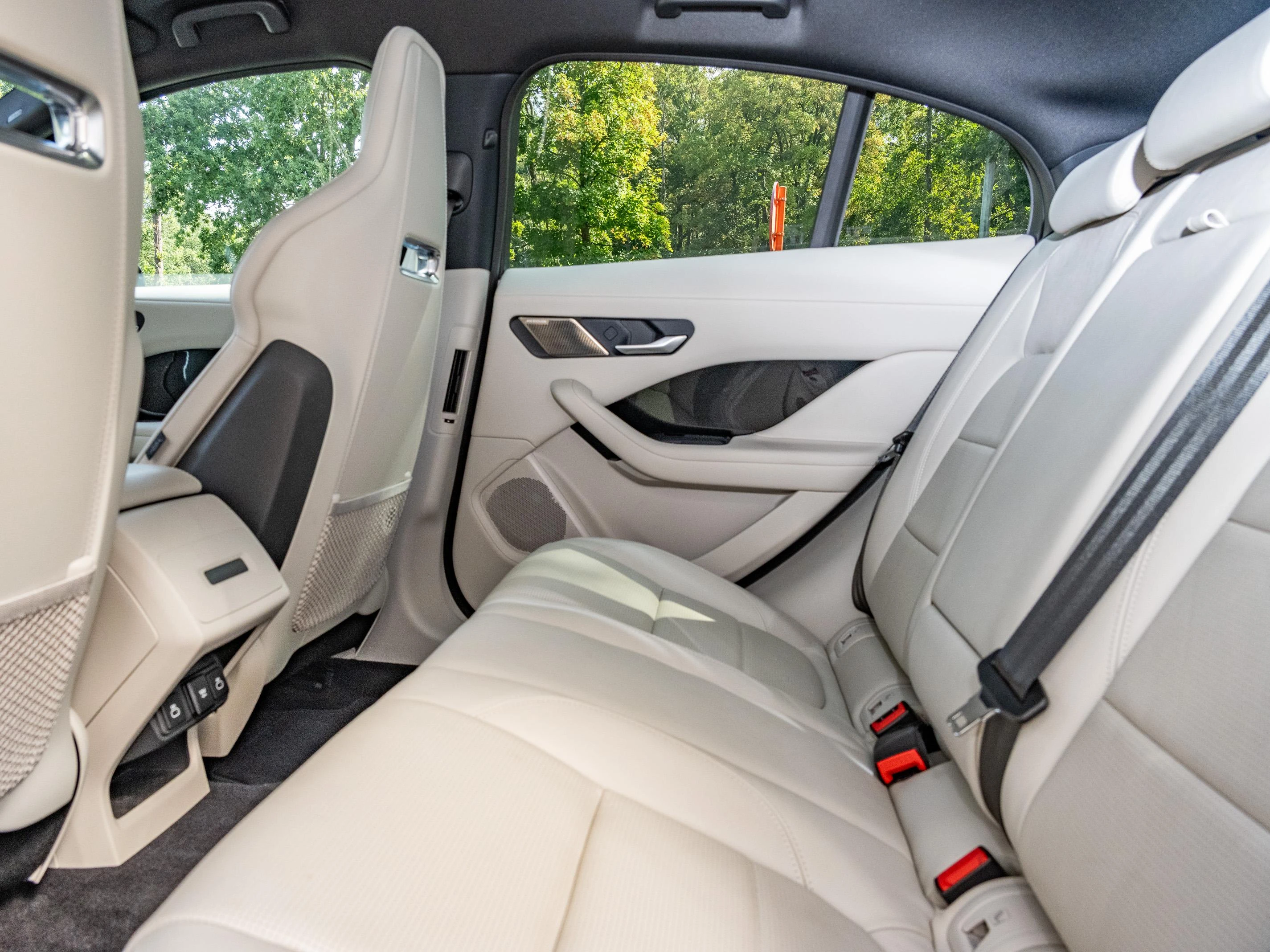 Jaguar-I-PACE-image-20