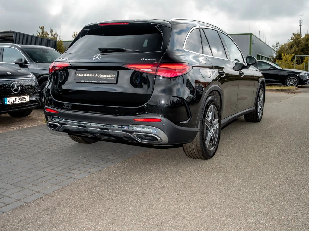 Mercedes-Benz-GLC 300 d-image-5