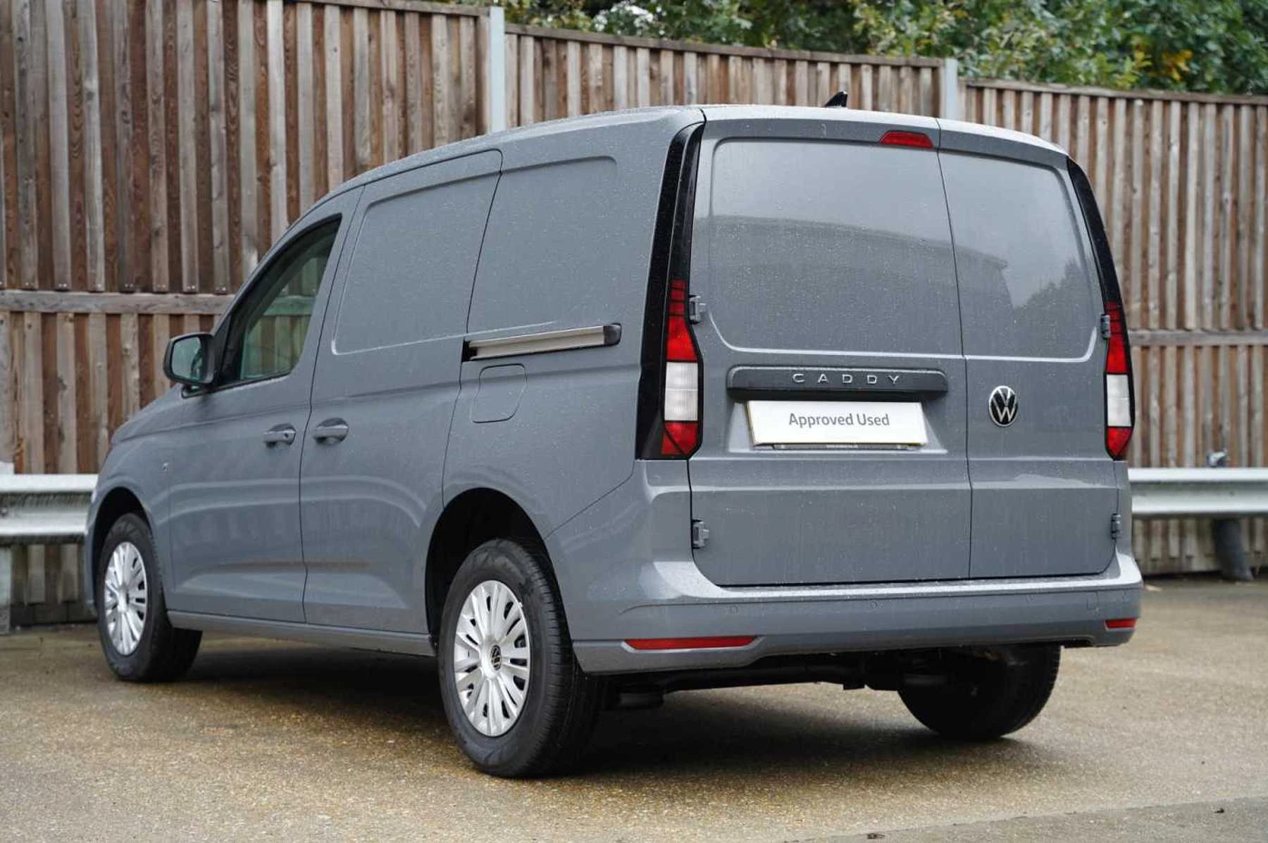 Volkswagen-Caddy-image-2