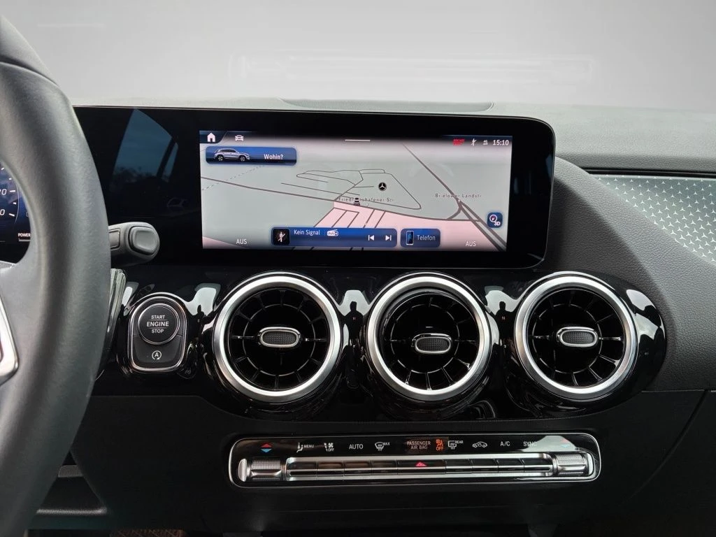 Mercedes-Benz-GLA 200-image-7