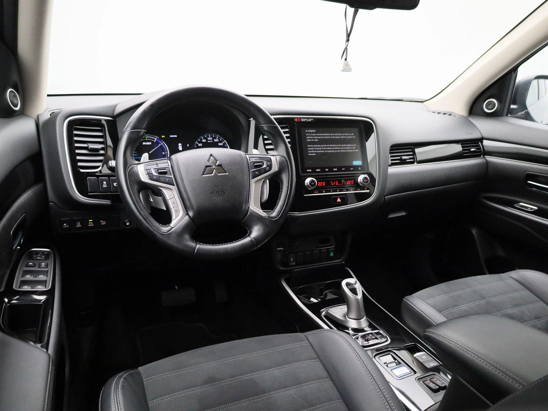 Mitsubishi-Outlander-image-6