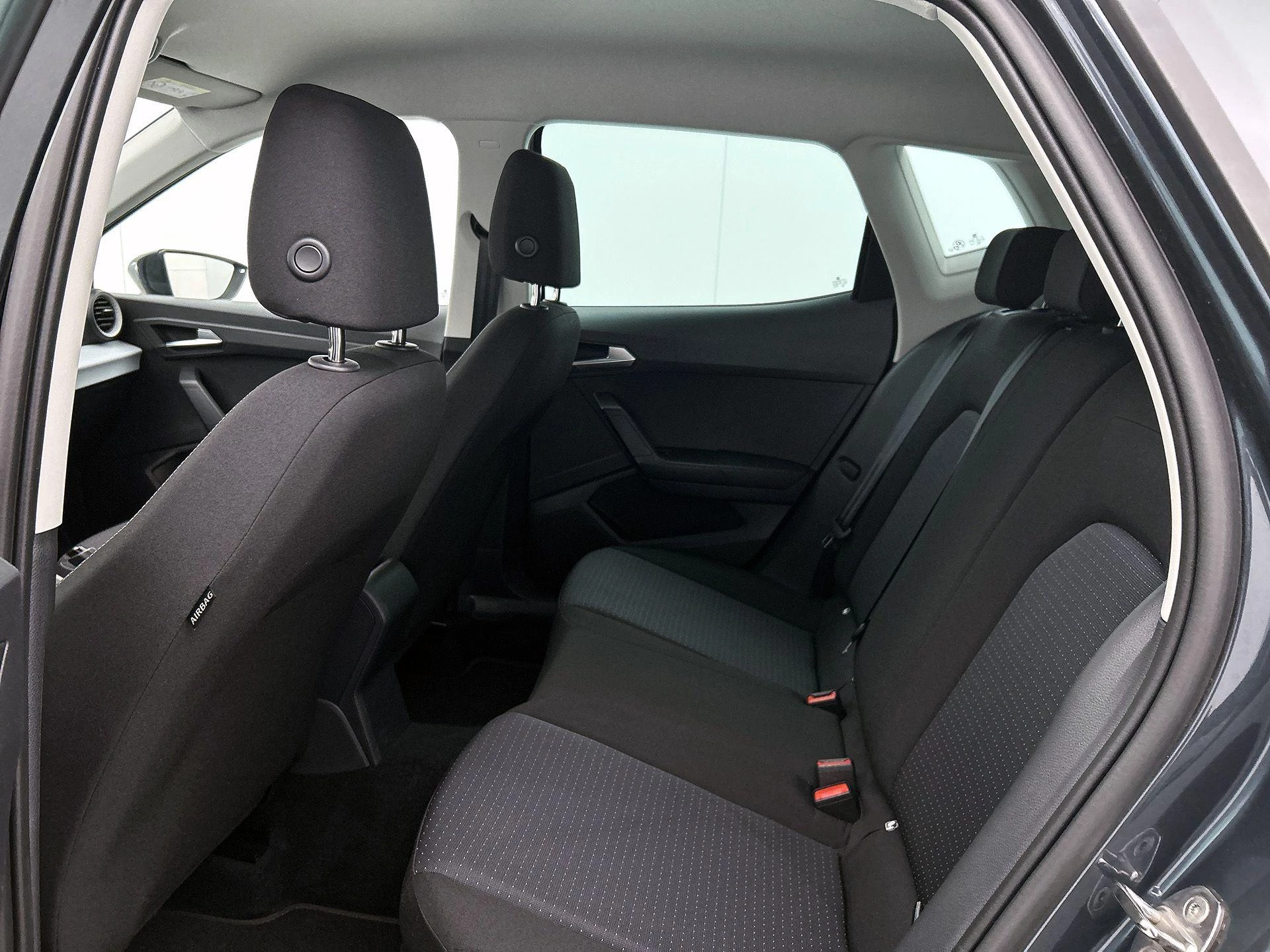 SEAT-Arona-image-25