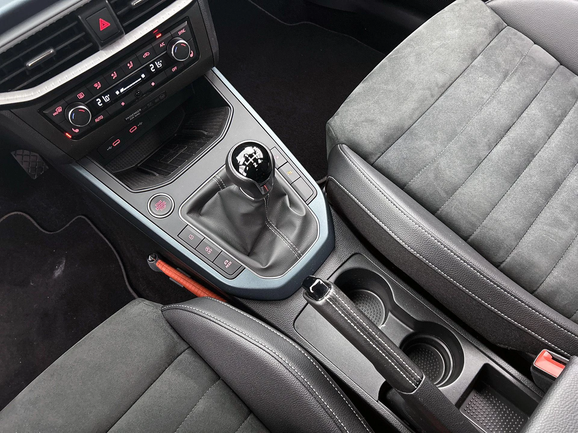 SEAT-Arona-image-25